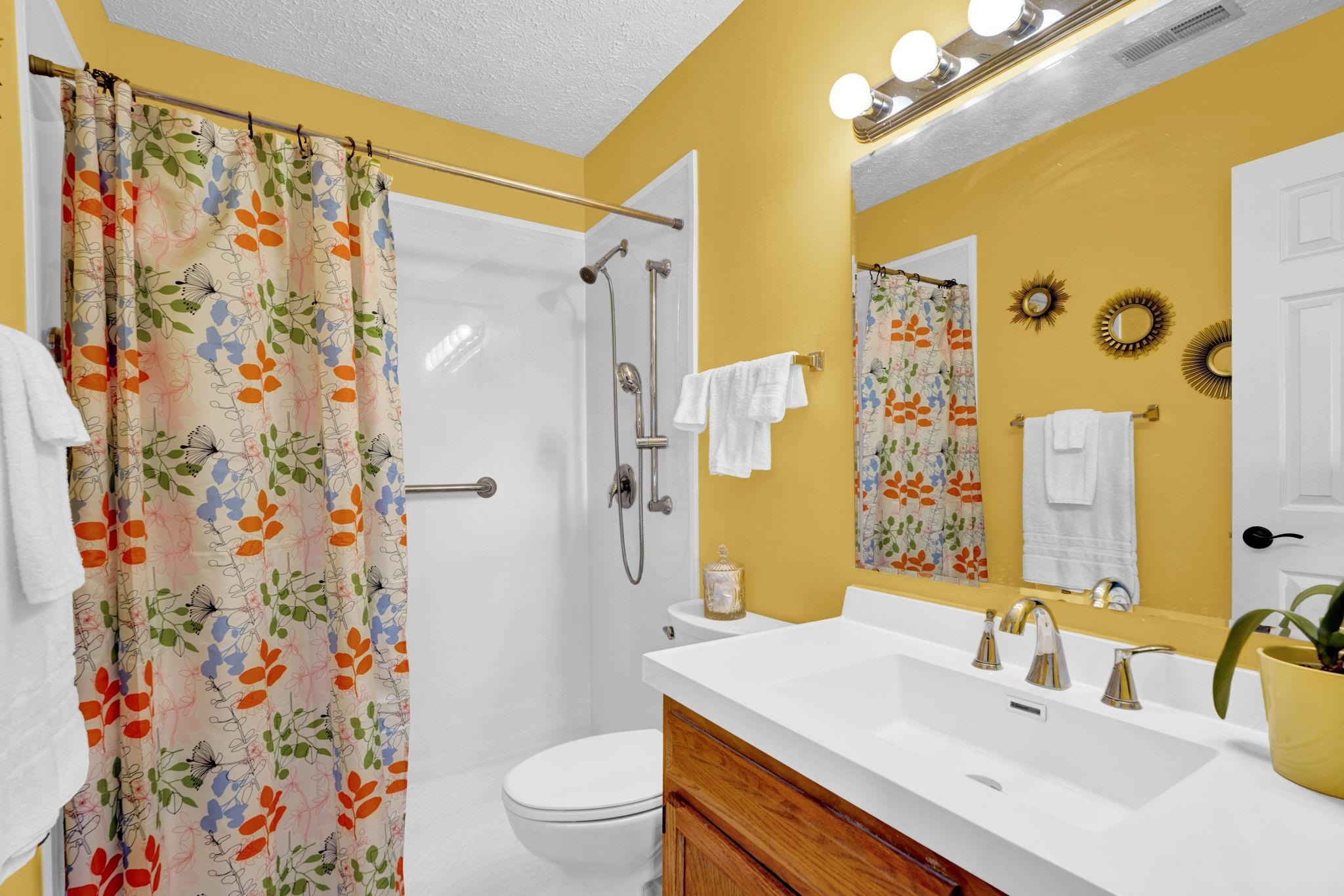 236 Lakewood Dr, Owensboro, Kentucky 42301, 3 Bedrooms Bedrooms, ,2 BathroomsBathrooms,Single Family Residence,For Sale,Lakewood Dr,94476