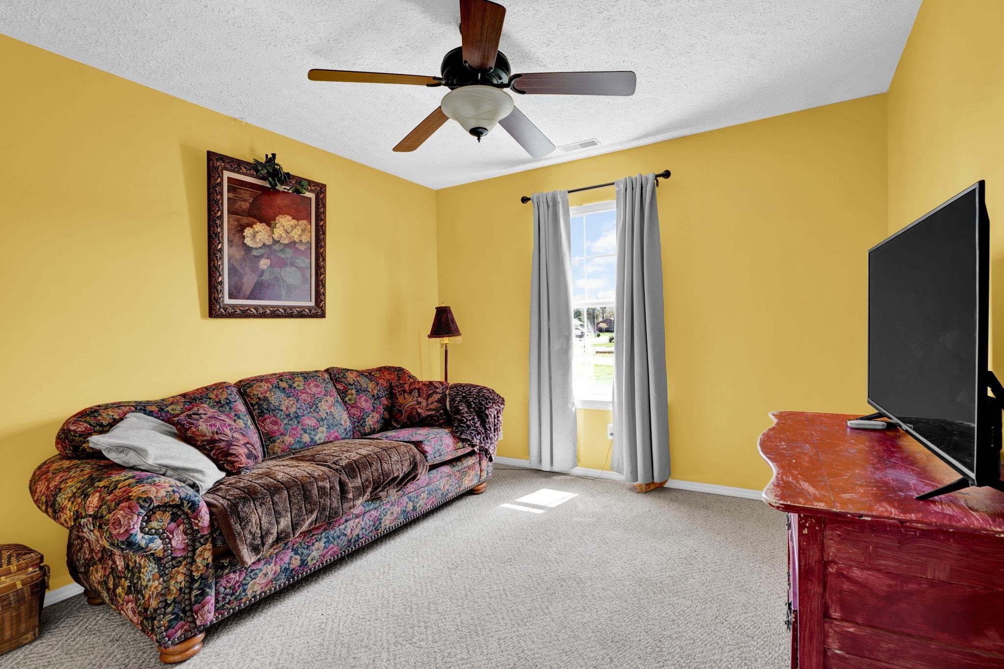 236 Lakewood Dr, Owensboro, Kentucky 42301, 3 Bedrooms Bedrooms, ,2 BathroomsBathrooms,Single Family Residence,For Sale,Lakewood Dr,94476