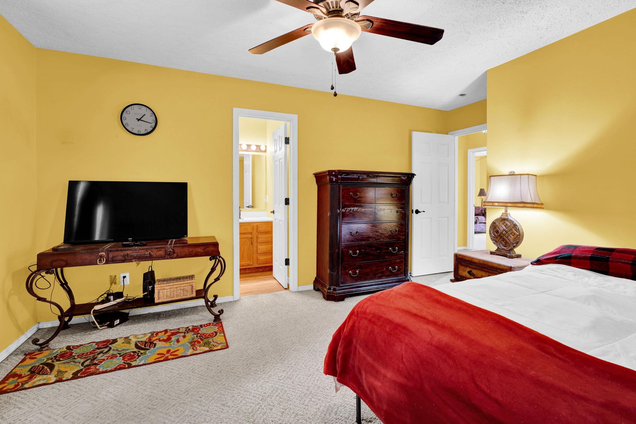 236 Lakewood Dr, Owensboro, Kentucky 42301, 3 Bedrooms Bedrooms, ,2 BathroomsBathrooms,Single Family Residence,For Sale,Lakewood Dr,94476