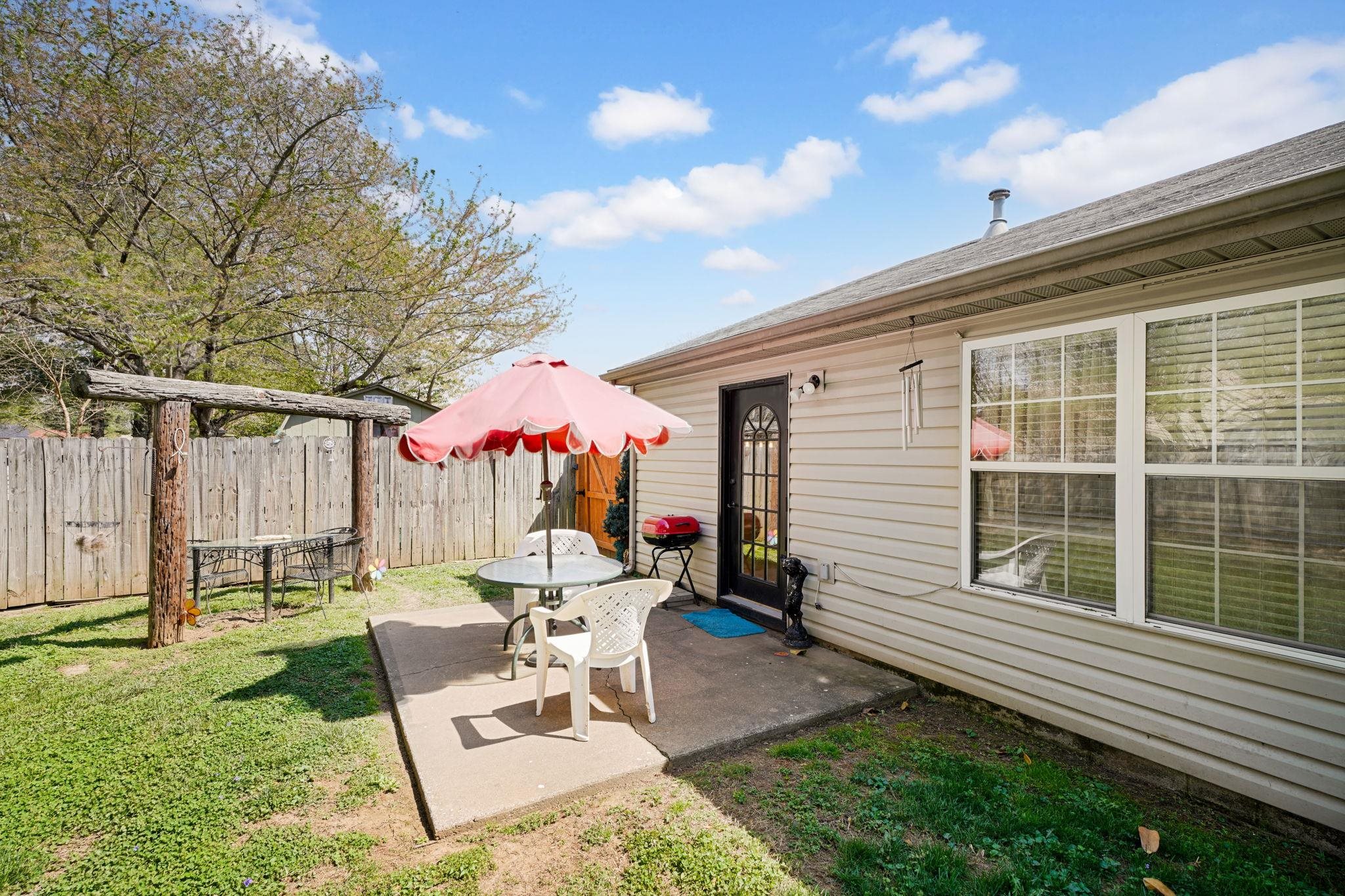 236 Lakewood Dr, Owensboro, Kentucky 42301, 3 Bedrooms Bedrooms, ,2 BathroomsBathrooms,Single Family Residence,For Sale,Lakewood Dr,94476