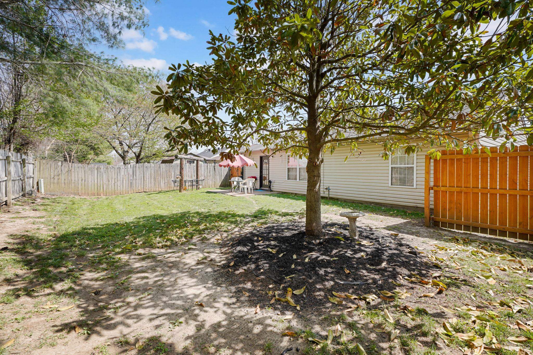 236 Lakewood Dr, Owensboro, Kentucky 42301, 3 Bedrooms Bedrooms, ,2 BathroomsBathrooms,Single Family Residence,For Sale,Lakewood Dr,94476