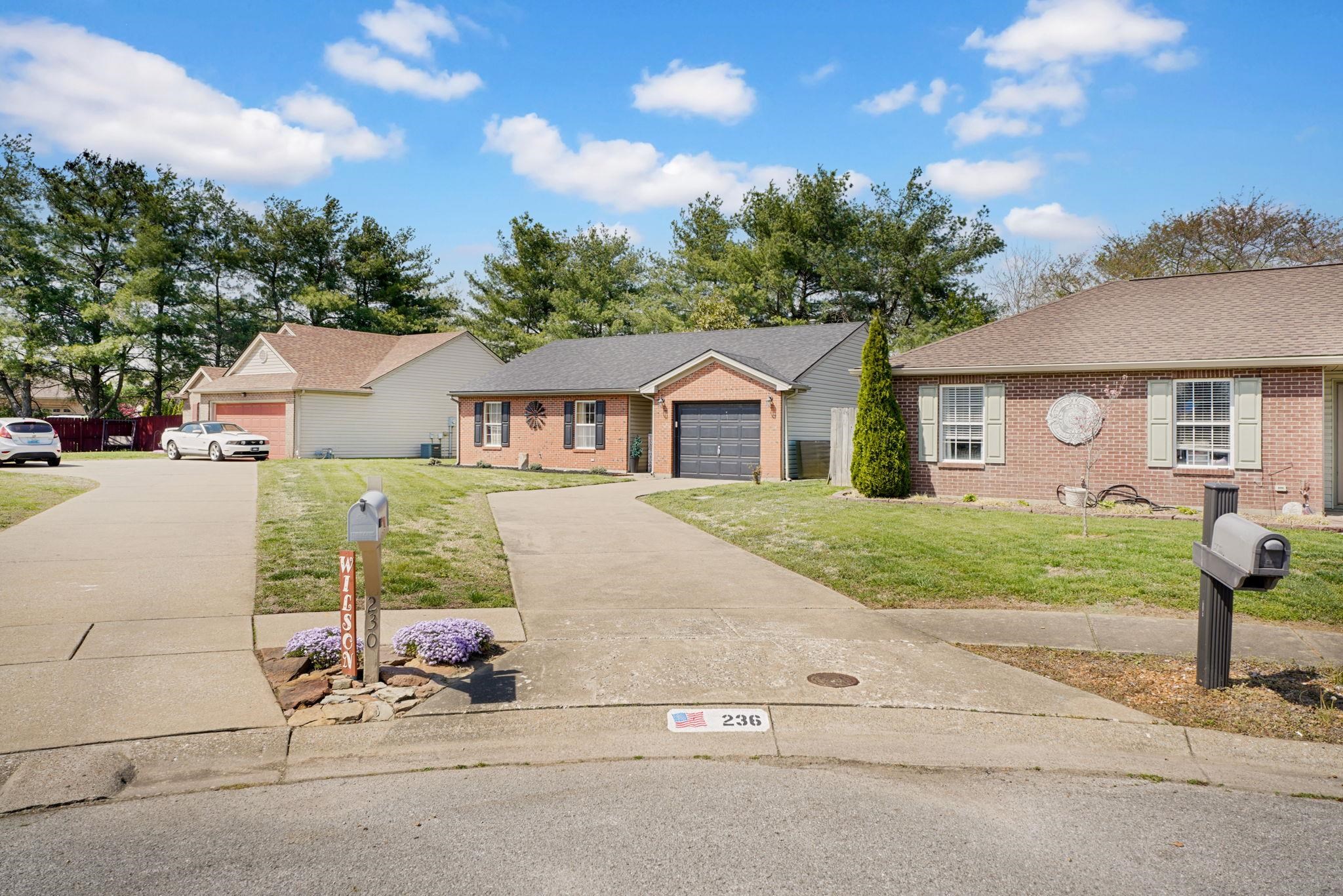 236 Lakewood Dr, Owensboro, Kentucky 42301, 3 Bedrooms Bedrooms, ,2 BathroomsBathrooms,Single Family Residence,For Sale,Lakewood Dr,94476