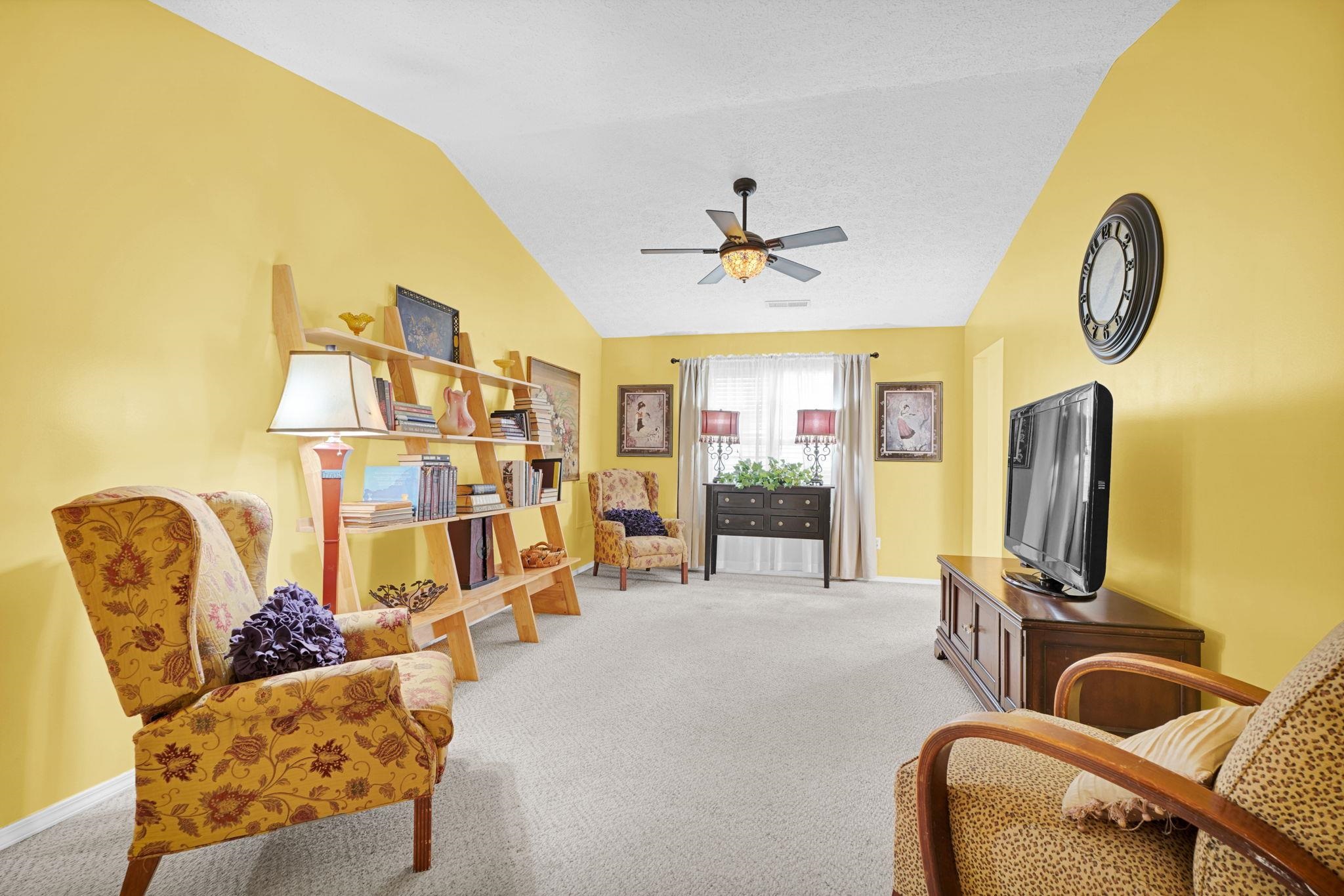 236 Lakewood Dr, Owensboro, Kentucky 42301, 3 Bedrooms Bedrooms, ,2 BathroomsBathrooms,Single Family Residence,For Sale,Lakewood Dr,94476