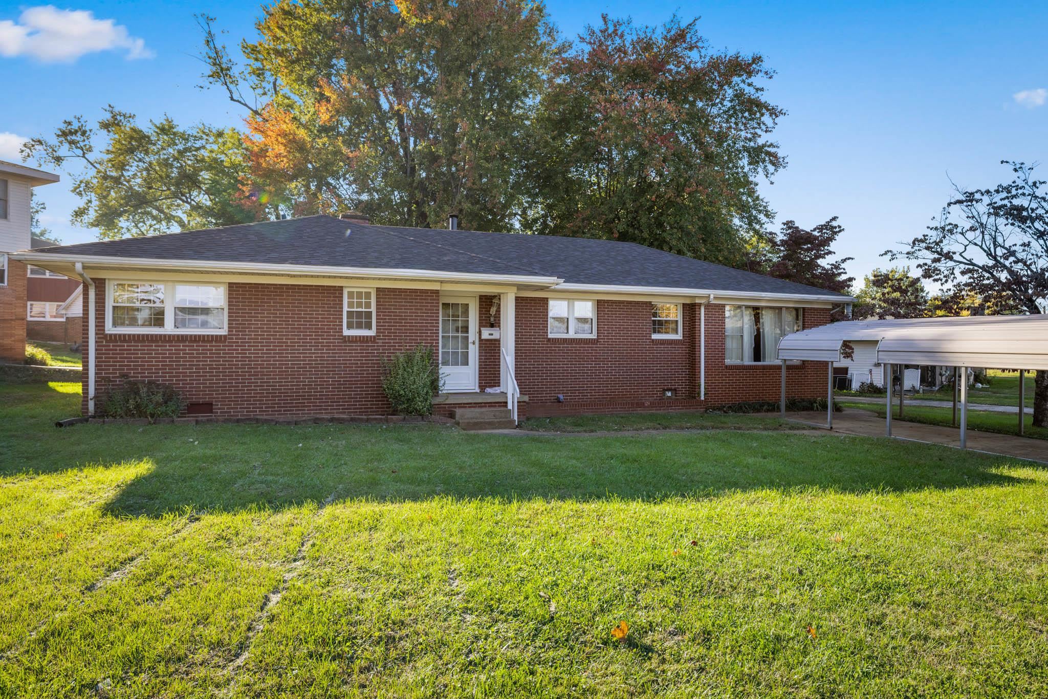 3841 Hillcrest Dr., Owensboro, Kentucky 42303, 3 Bedrooms Bedrooms, ,2 BathroomsBathrooms,Single Family Residence,For Sale,Hillcrest Dr.,94485