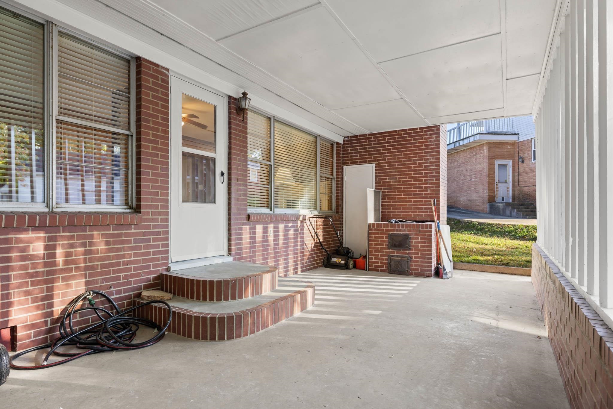 3841 Hillcrest Dr., Owensboro, Kentucky 42303, 3 Bedrooms Bedrooms, ,2 BathroomsBathrooms,Single Family Residence,For Sale,Hillcrest Dr.,94485