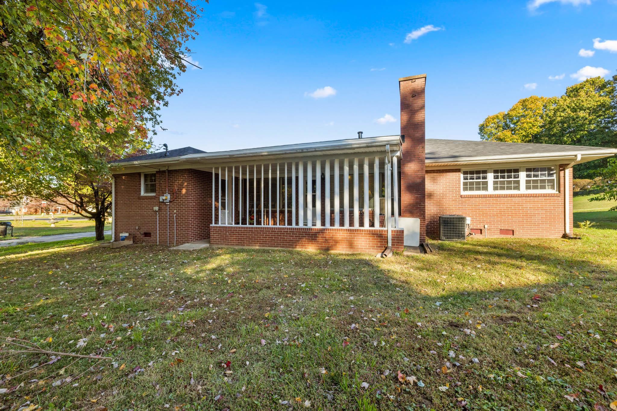 3841 Hillcrest Dr., Owensboro, Kentucky 42303, 3 Bedrooms Bedrooms, ,2 BathroomsBathrooms,Single Family Residence,For Sale,Hillcrest Dr.,94485