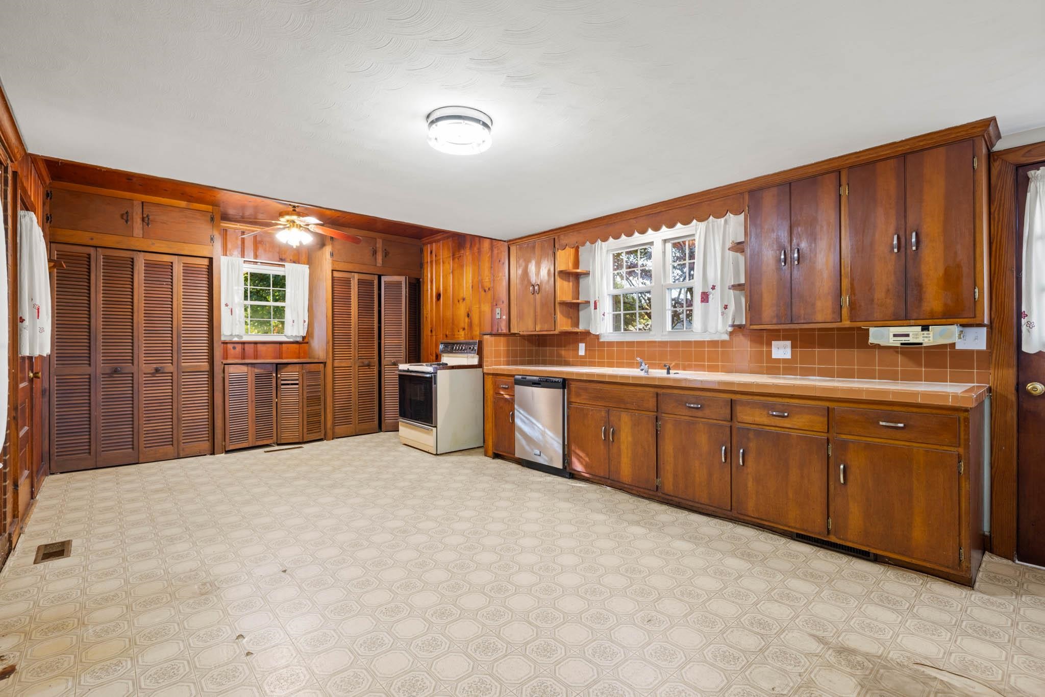 3841 Hillcrest Dr., Owensboro, Kentucky 42303, 3 Bedrooms Bedrooms, ,2 BathroomsBathrooms,Single Family Residence,For Sale,Hillcrest Dr.,94485