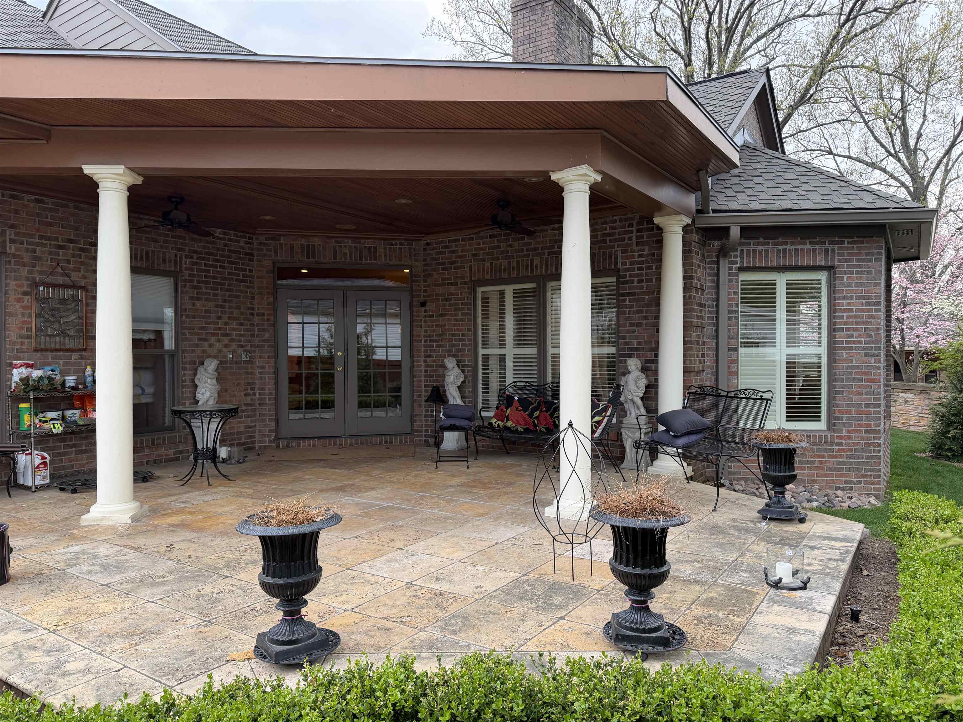 919 Griffith Ave, Owensboro, Kentucky 42301, 2 Bedrooms Bedrooms, ,3 BathroomsBathrooms,Single Family Residence,For Sale,Griffith Ave,94486