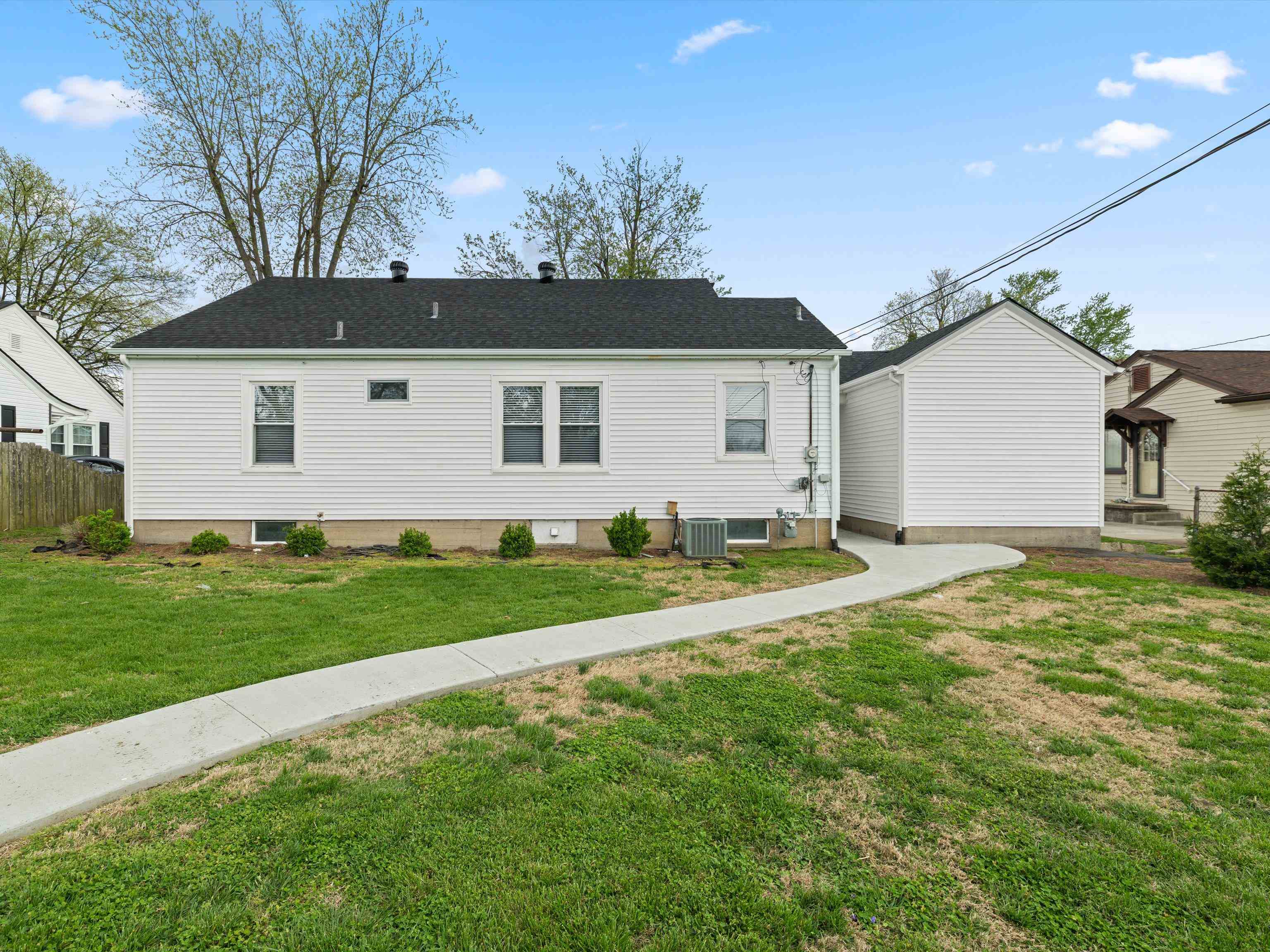 621 24th, Owensboro, Kentucky 42303, 3 Bedrooms Bedrooms, ,1 BathroomBathrooms,Single Family Residence,For Sale,24th,94495