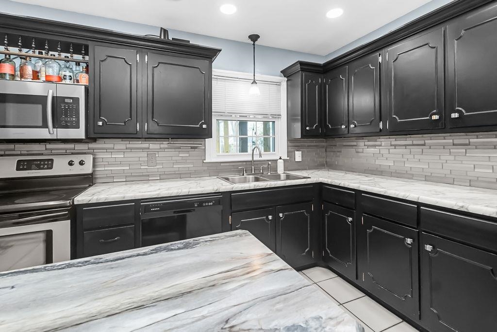 2215 Citation Ave, Owensboro, Kentucky 42301, 4 Bedrooms Bedrooms, ,2 BathroomsBathrooms,Single Family Residence,For Sale,Citation Ave,94497