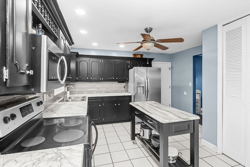 2215 Citation Ave, Owensboro, Kentucky 42301, 4 Bedrooms Bedrooms, ,2 BathroomsBathrooms,Single Family Residence,For Sale,Citation Ave,94497