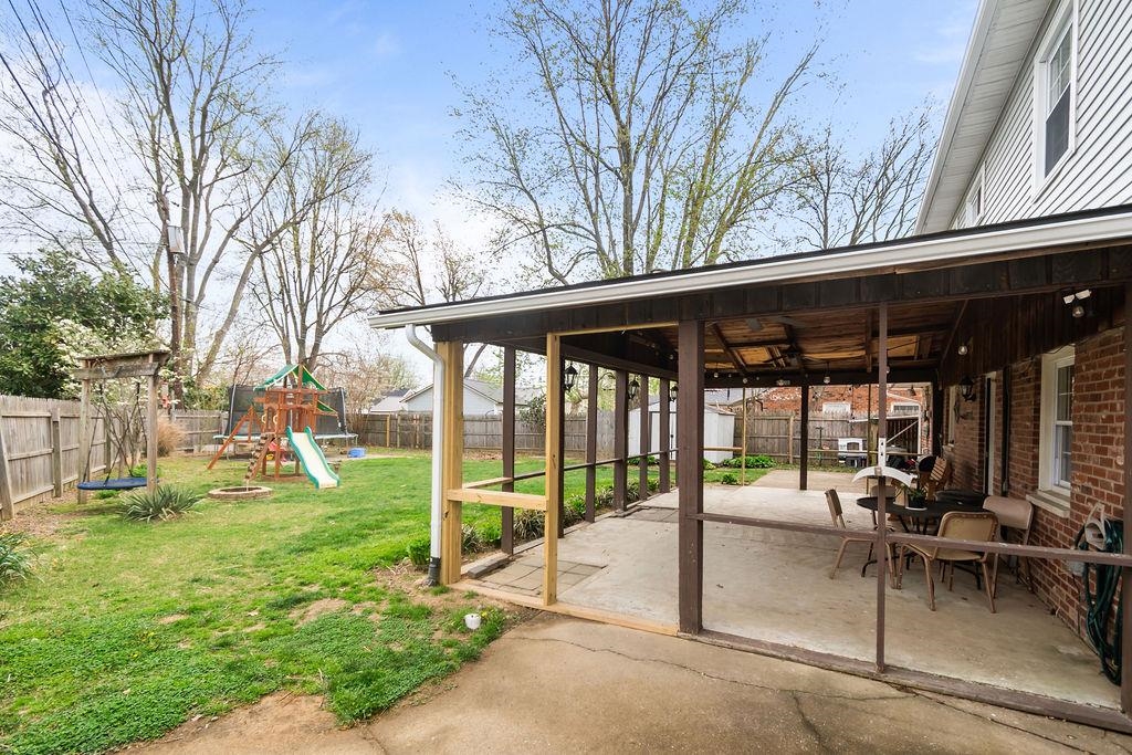 2215 Citation Ave, Owensboro, Kentucky 42301, 4 Bedrooms Bedrooms, ,2 BathroomsBathrooms,Single Family Residence,For Sale,Citation Ave,94497