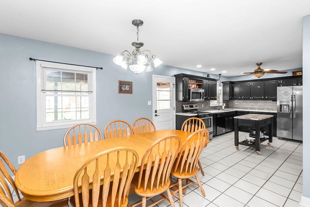 2215 Citation Ave, Owensboro, Kentucky 42301, 4 Bedrooms Bedrooms, ,2 BathroomsBathrooms,Single Family Residence,For Sale,Citation Ave,94497