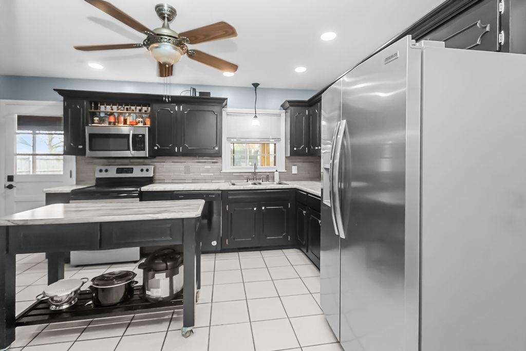 2215 Citation Ave, Owensboro, Kentucky 42301, 4 Bedrooms Bedrooms, ,2 BathroomsBathrooms,Single Family Residence,For Sale,Citation Ave,94497