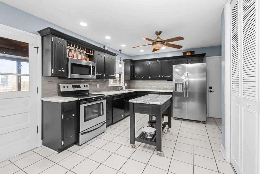 2215 Citation Ave, Owensboro, Kentucky 42301, 4 Bedrooms Bedrooms, ,2 BathroomsBathrooms,Single Family Residence,For Sale,Citation Ave,94497