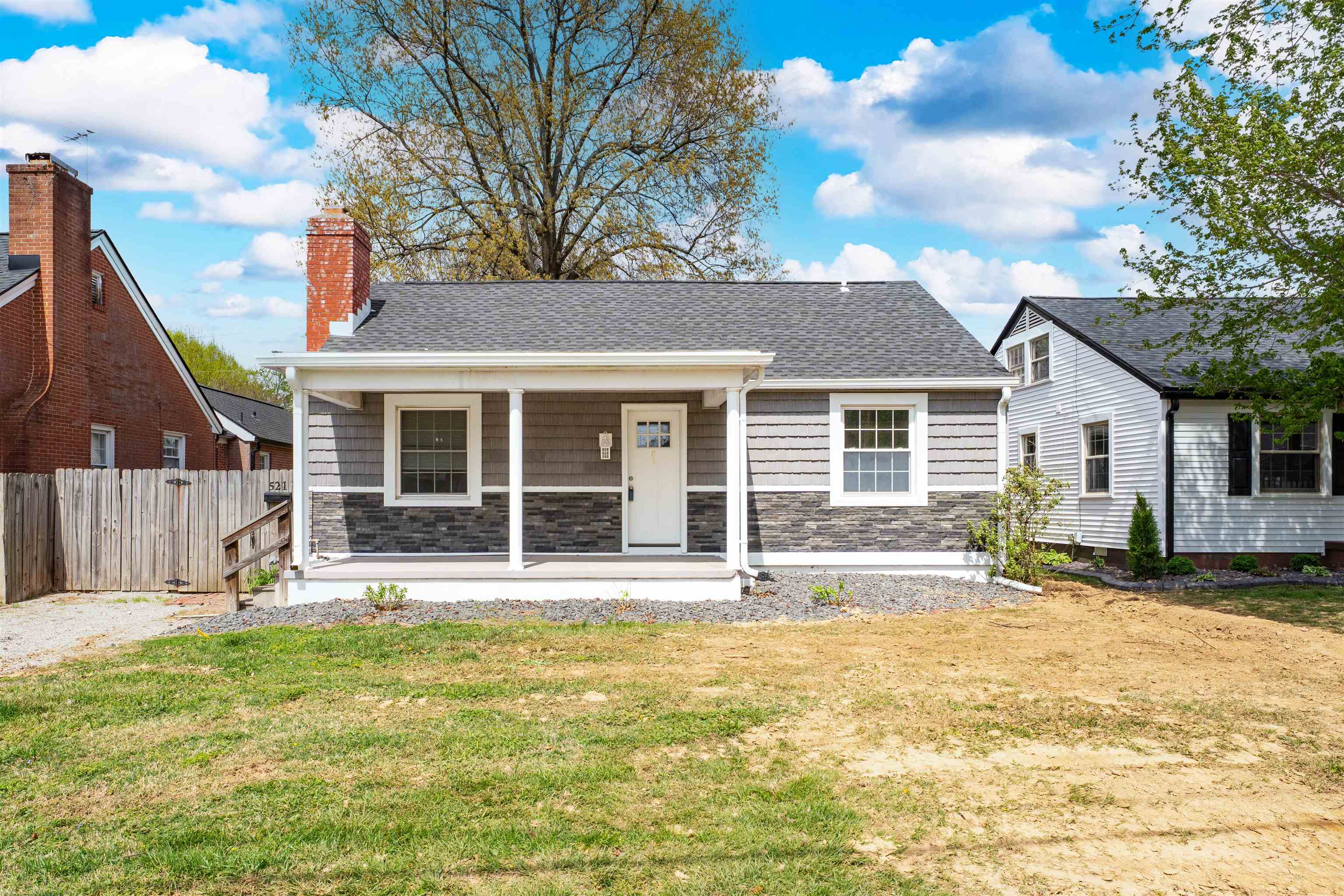 521 Hill Avenue, Owensboro, Kentucky 42303, 2 Bedrooms Bedrooms, ,1 BathroomBathrooms,Single Family Residence,For Sale,Hill Avenue,94502