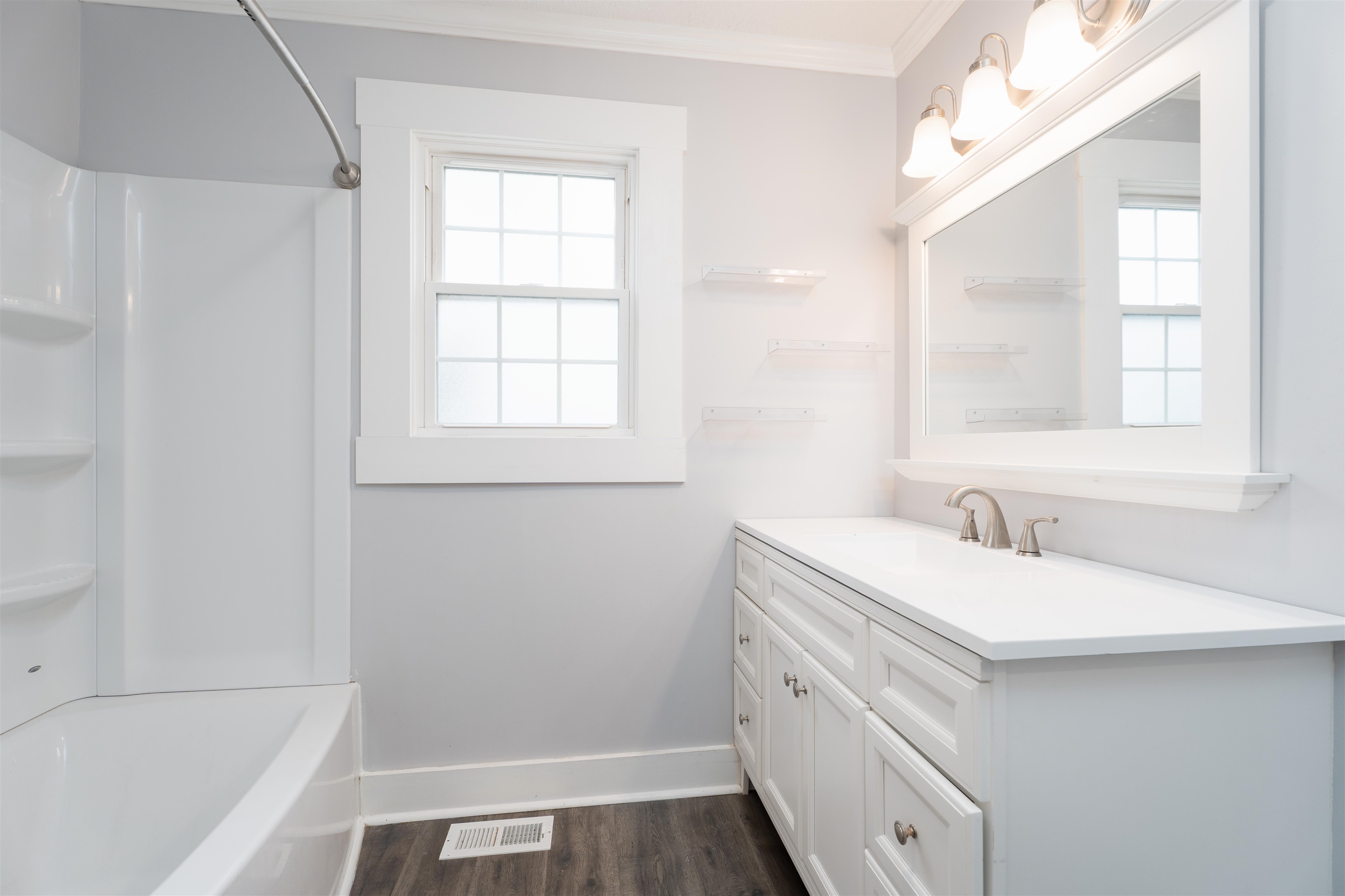 521 Hill Avenue, Owensboro, Kentucky 42303, 2 Bedrooms Bedrooms, ,1 BathroomBathrooms,Single Family Residence,For Sale,Hill Avenue,94502