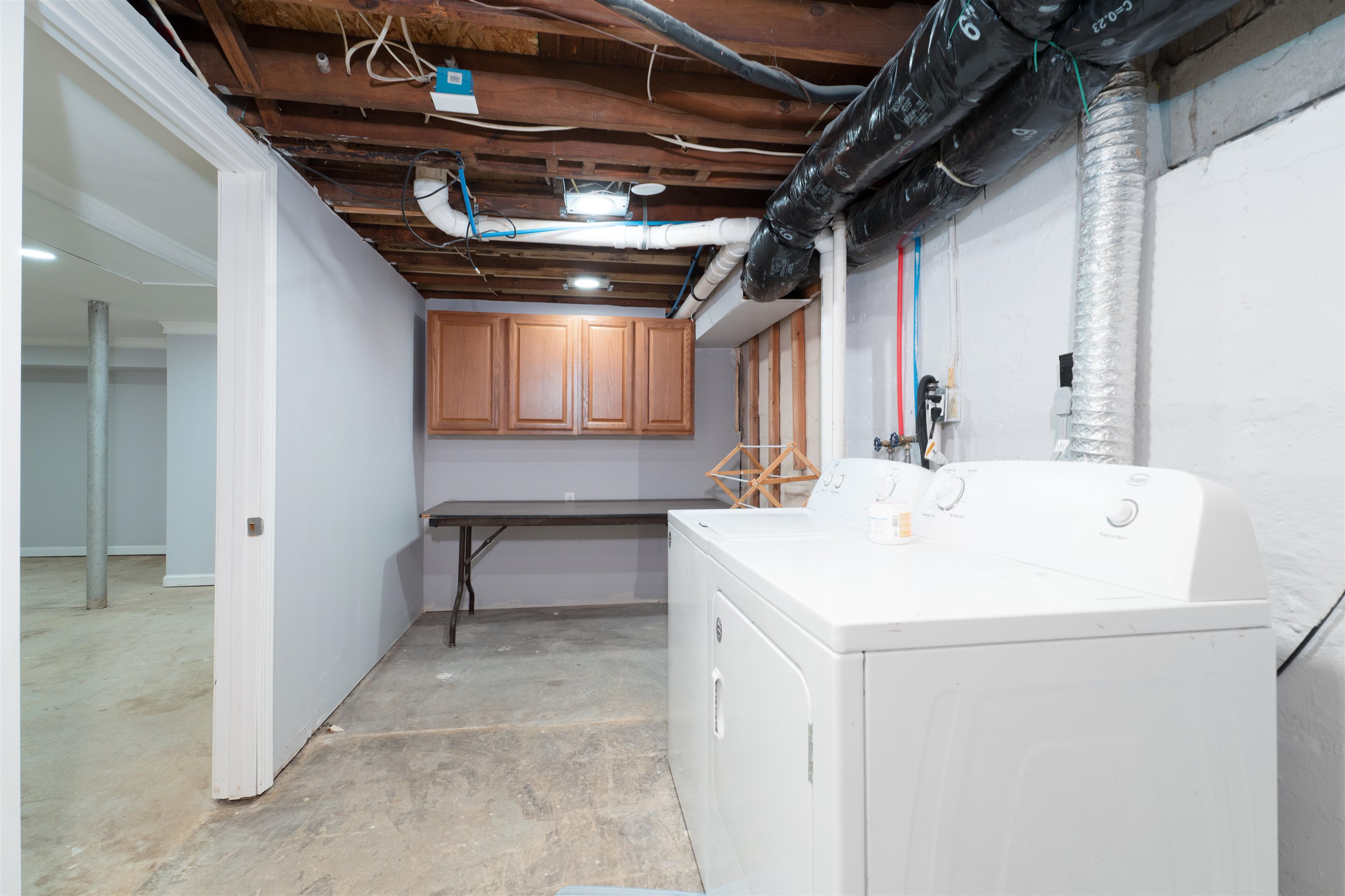 521 Hill Avenue, Owensboro, Kentucky 42303, 2 Bedrooms Bedrooms, ,1 BathroomBathrooms,Single Family Residence,For Sale,Hill Avenue,94502