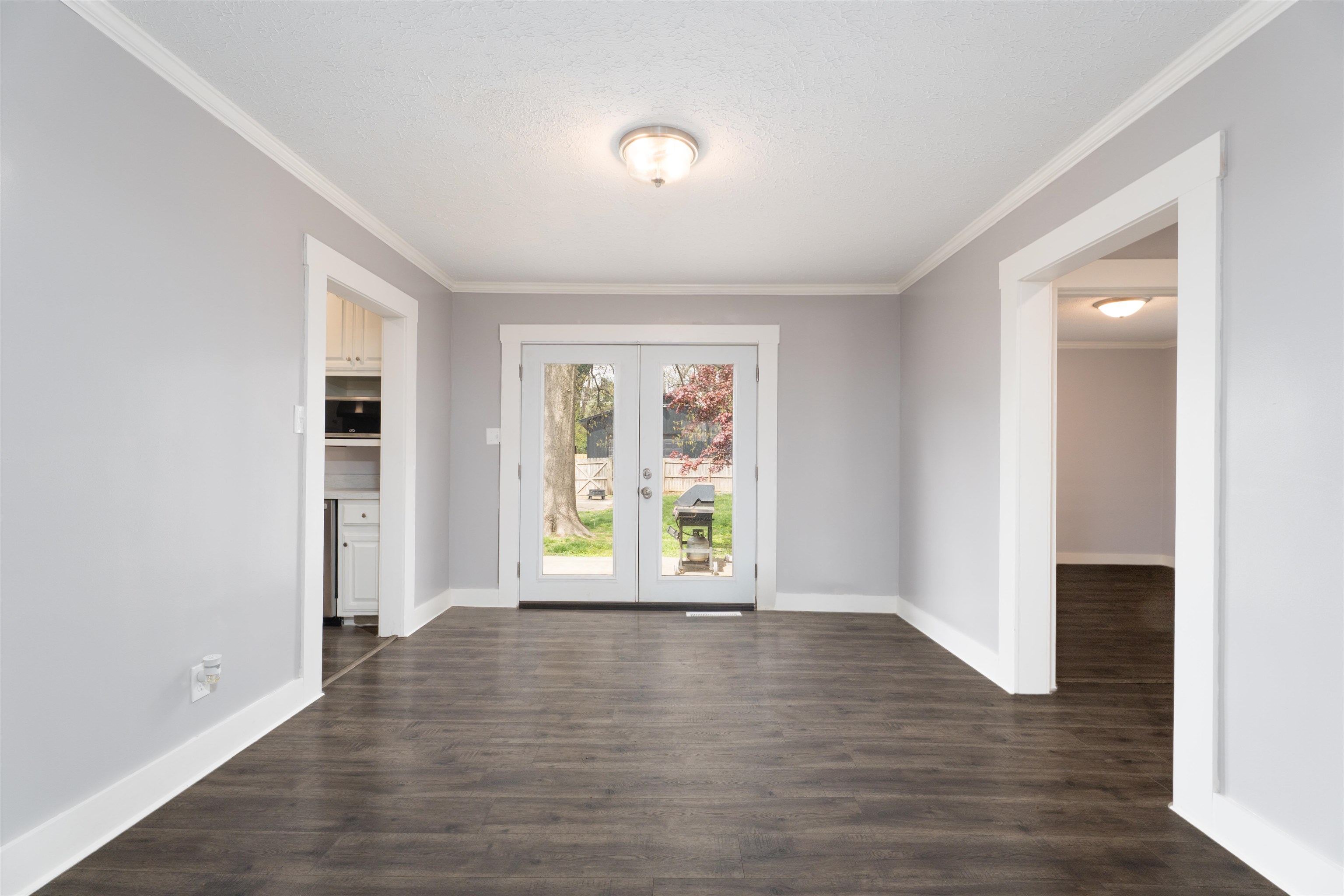 521 Hill Avenue, Owensboro, Kentucky 42303, 2 Bedrooms Bedrooms, ,1 BathroomBathrooms,Single Family Residence,For Sale,Hill Avenue,94502