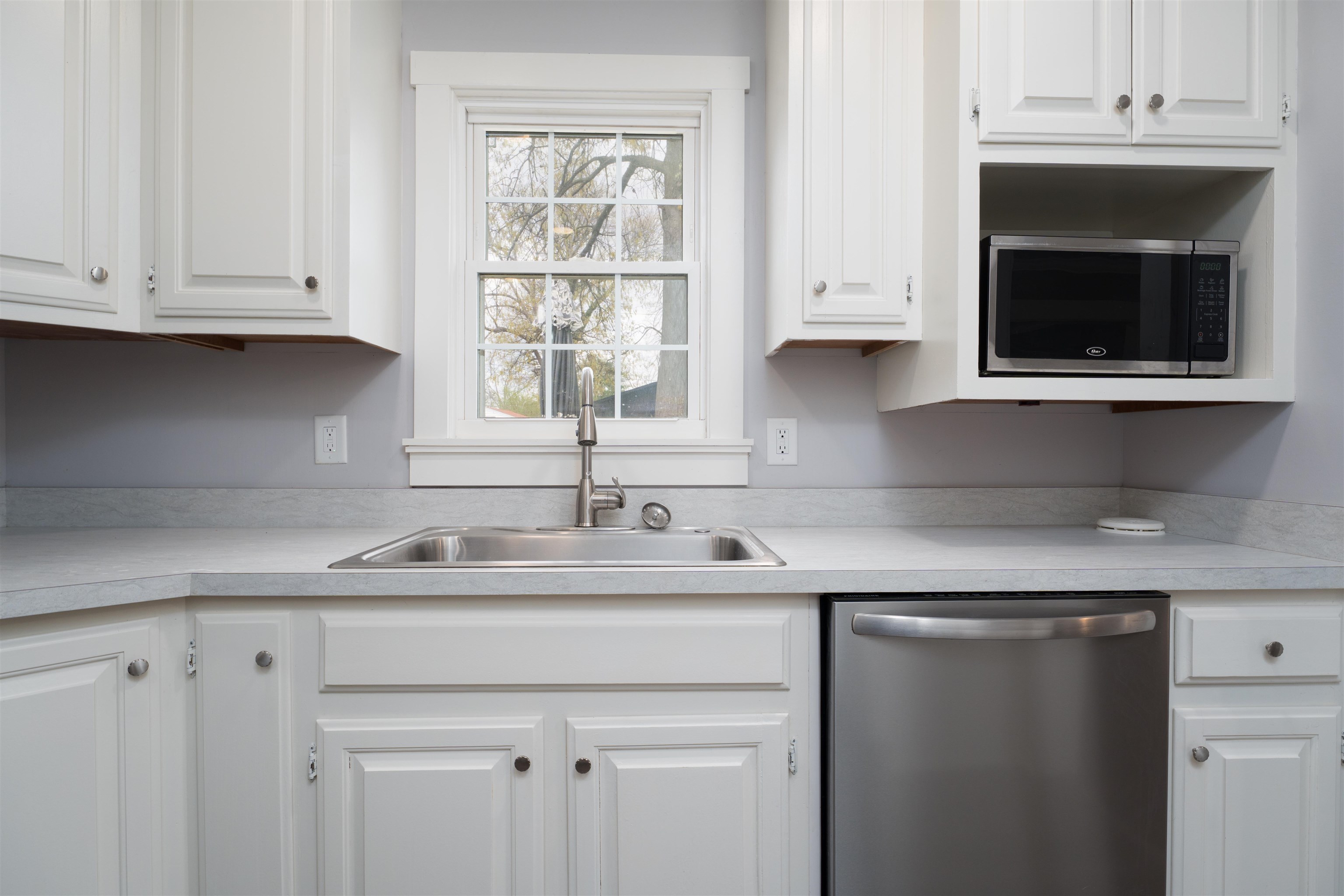 521 Hill Avenue, Owensboro, Kentucky 42303, 2 Bedrooms Bedrooms, ,1 BathroomBathrooms,Single Family Residence,For Sale,Hill Avenue,94502