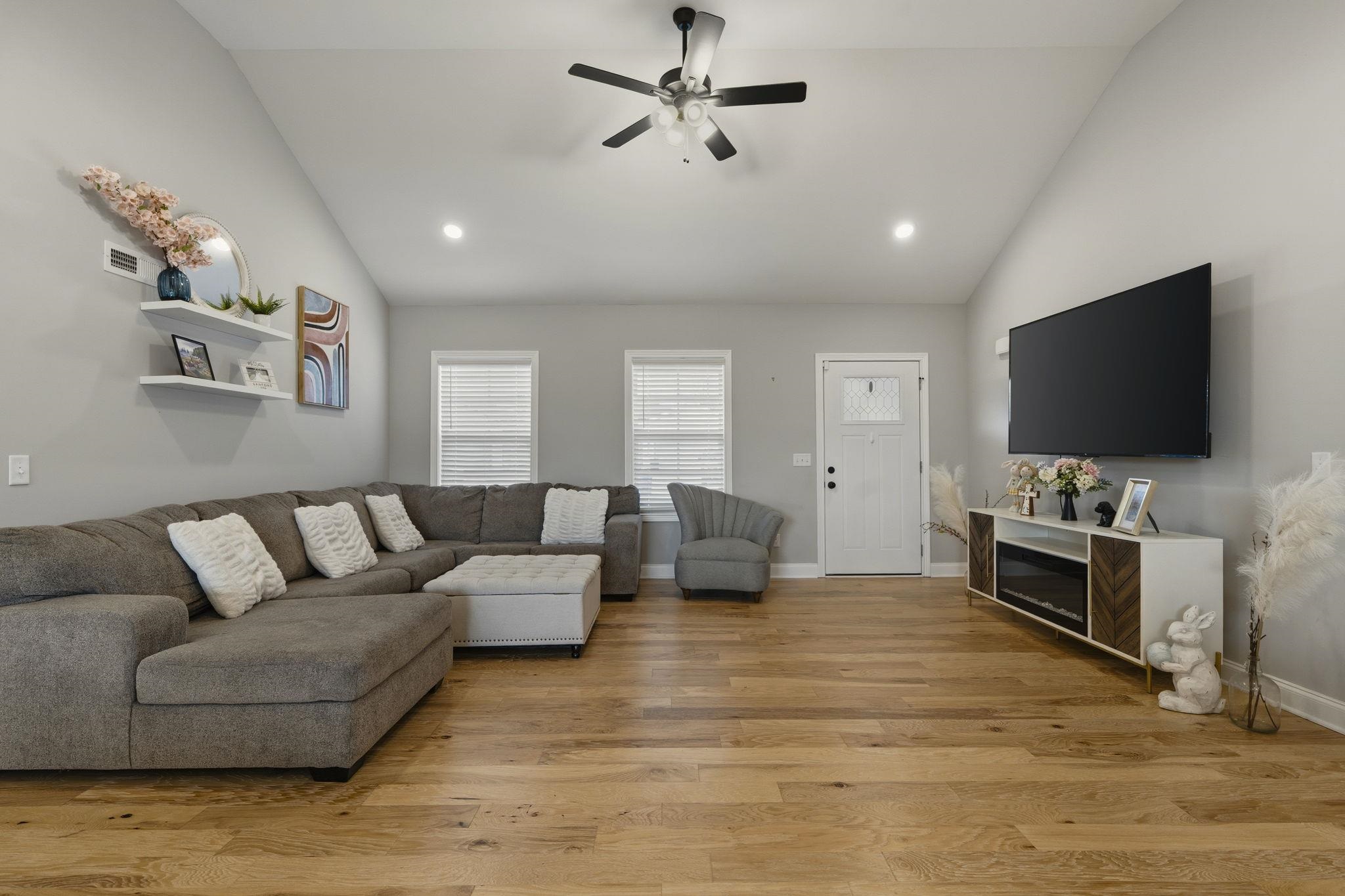 3064 Larado, Bowling Green, Kentucky 42101, 3 Bedrooms Bedrooms, ,2 BathroomsBathrooms,Single Family Residence,For Sale,Larado,94505