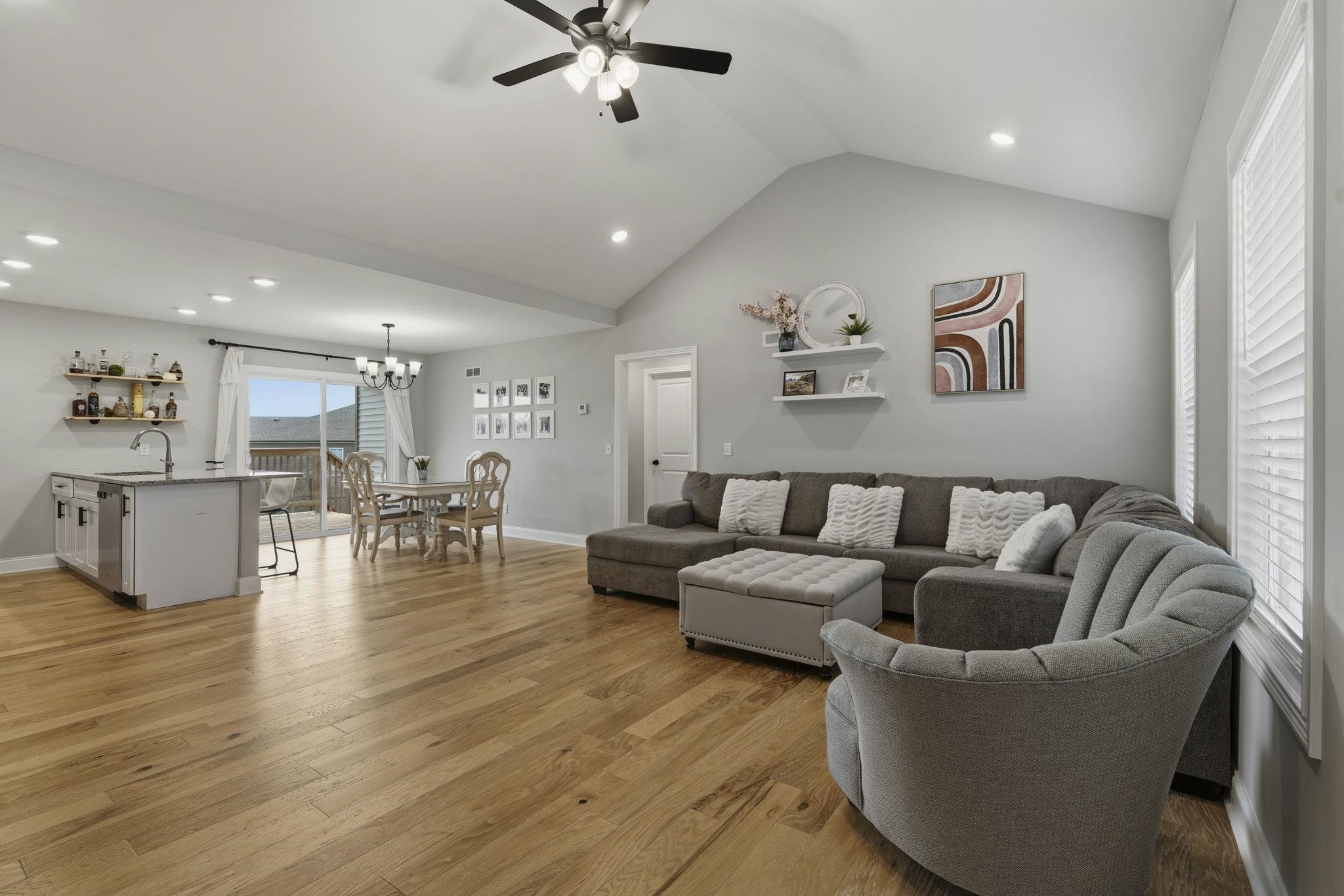 3064 Larado, Bowling Green, Kentucky 42101, 3 Bedrooms Bedrooms, ,2 BathroomsBathrooms,Single Family Residence,For Sale,Larado,94505