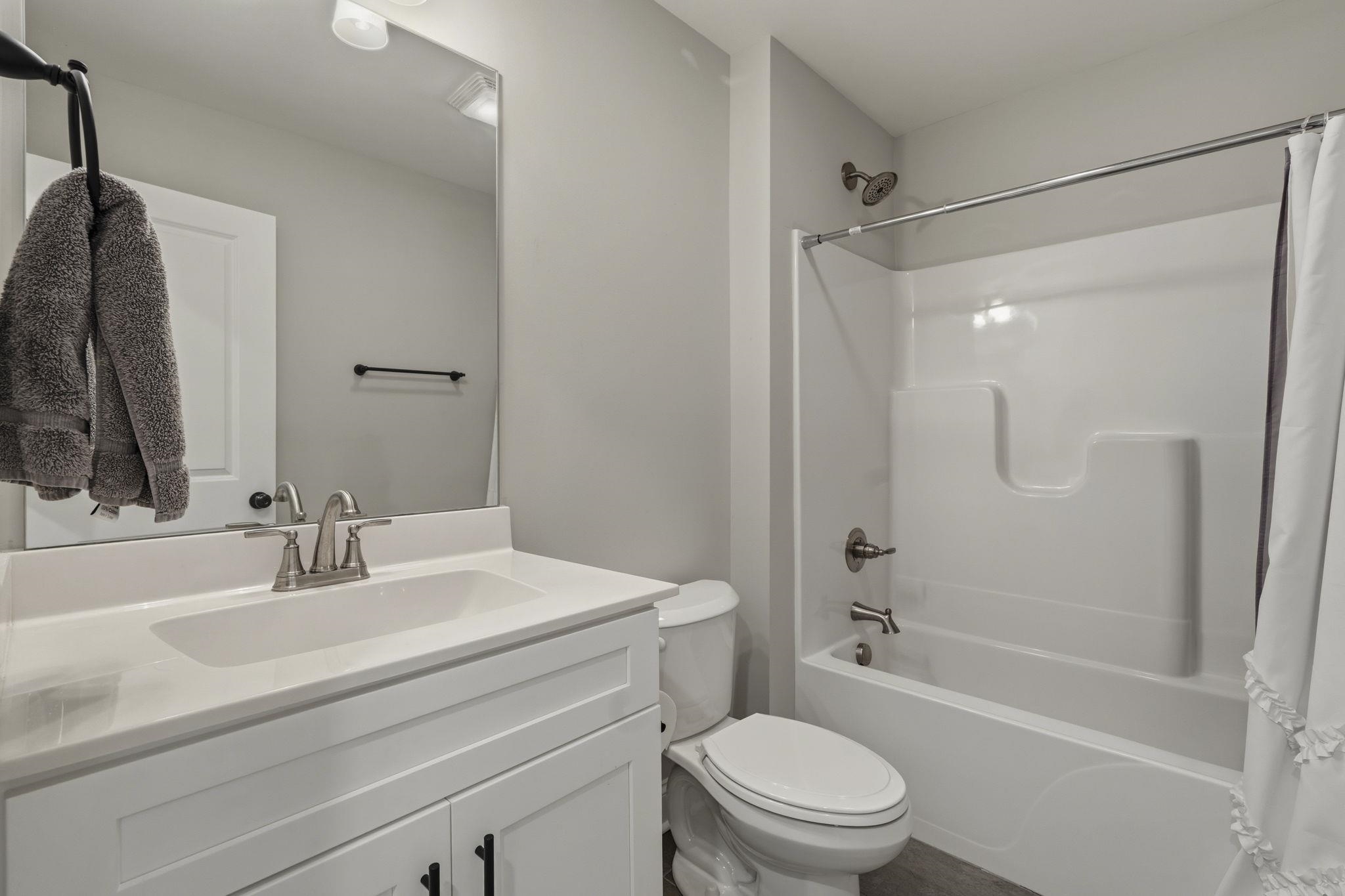 3064 Larado, Bowling Green, Kentucky 42101, 3 Bedrooms Bedrooms, ,2 BathroomsBathrooms,Single Family Residence,For Sale,Larado,94505