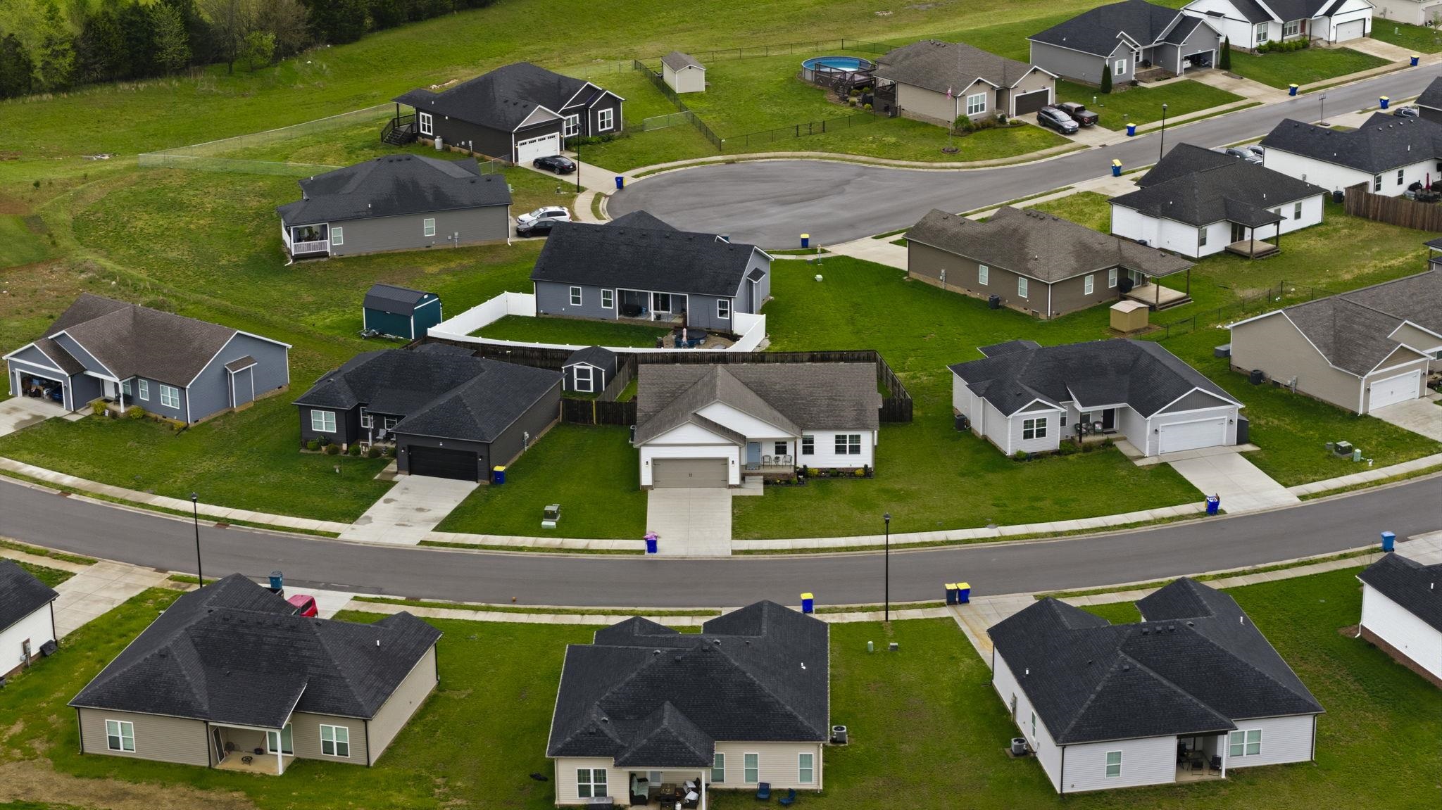 3064 Larado, Bowling Green, Kentucky 42101, 3 Bedrooms Bedrooms, ,2 BathroomsBathrooms,Single Family Residence,For Sale,Larado,94505