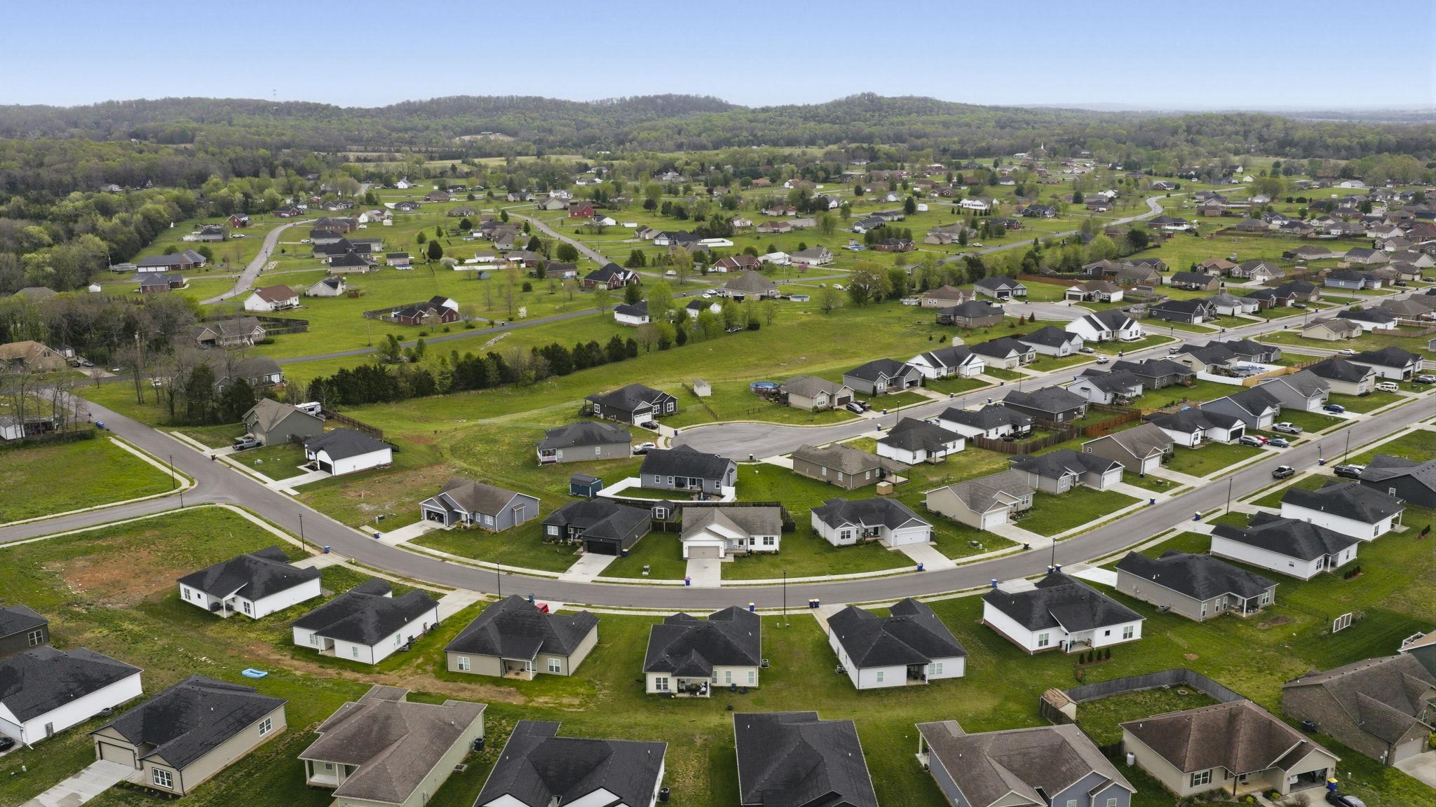 3064 Larado, Bowling Green, Kentucky 42101, 3 Bedrooms Bedrooms, ,2 BathroomsBathrooms,Single Family Residence,For Sale,Larado,94505