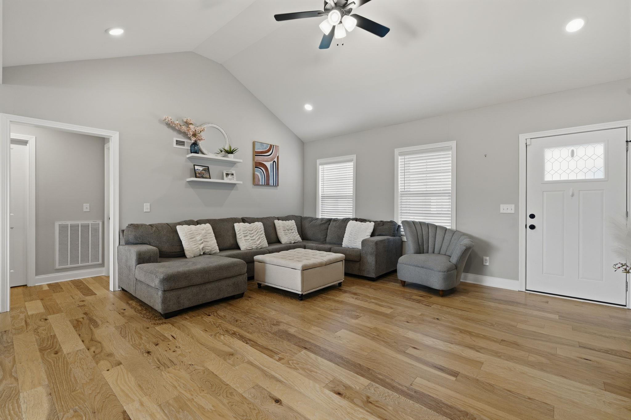 3064 Larado, Bowling Green, Kentucky 42101, 3 Bedrooms Bedrooms, ,2 BathroomsBathrooms,Single Family Residence,For Sale,Larado,94505