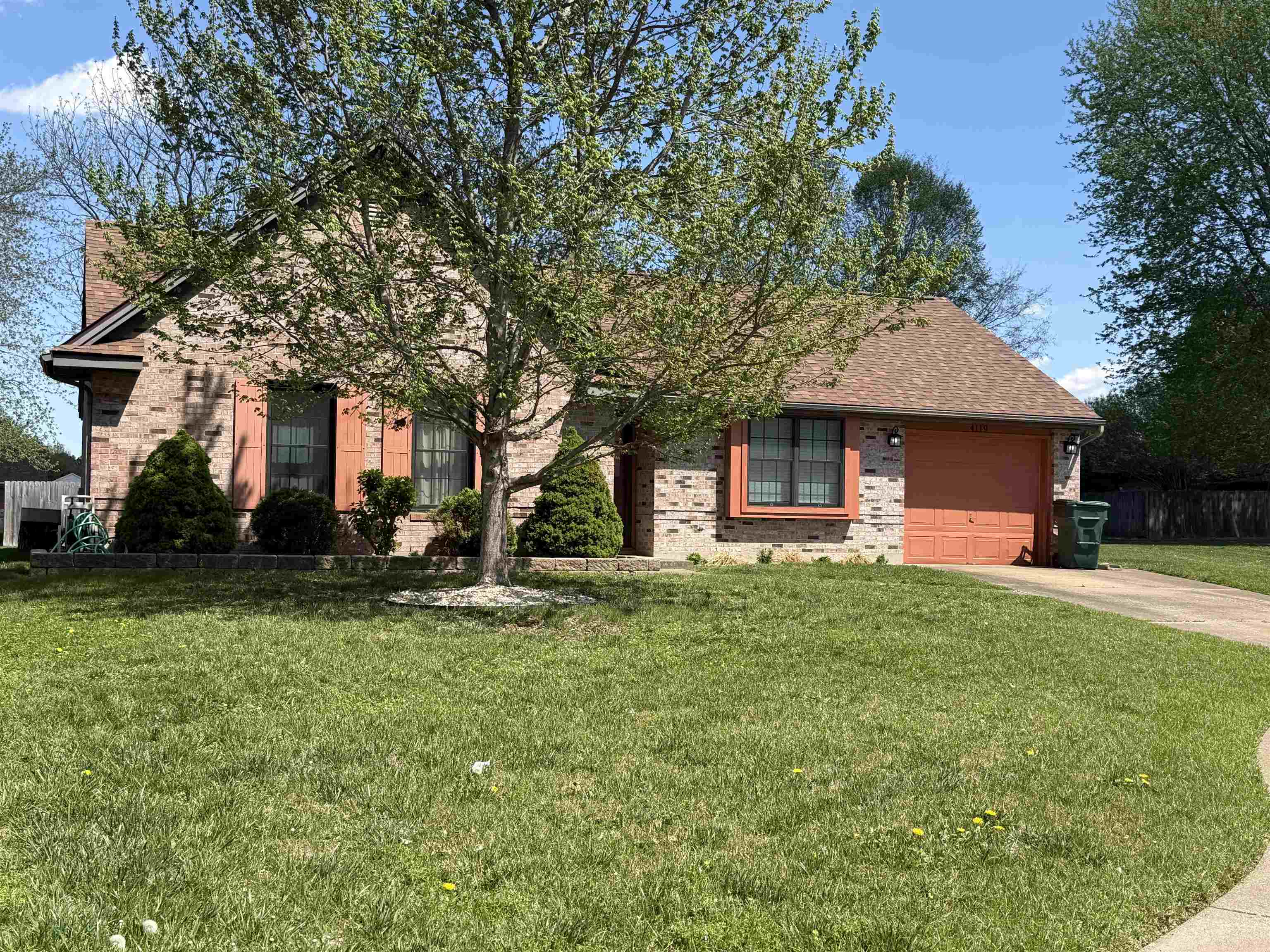 4119 Farmington Ct, Owensboro, Kentucky 42303-2213, 3 Bedrooms Bedrooms, ,1 BathroomBathrooms,Single Family Residence,For Sale,Farmington Ct,94508