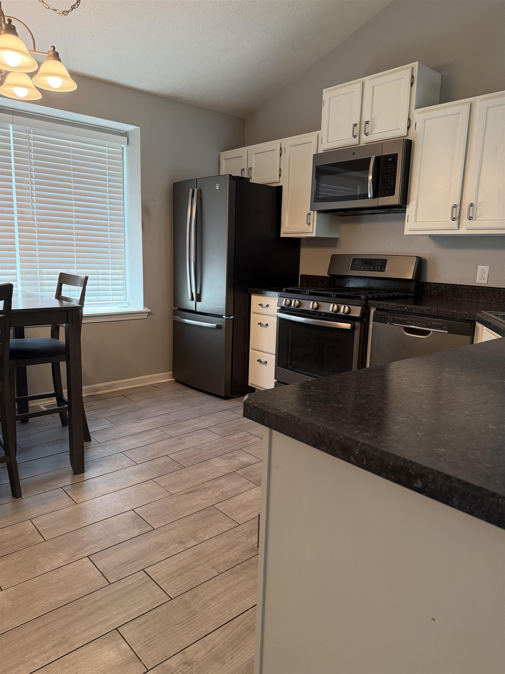 4119 Farmington Ct, Owensboro, Kentucky 42303-2213, 3 Bedrooms Bedrooms, ,1 BathroomBathrooms,Single Family Residence,For Sale,Farmington Ct,94508