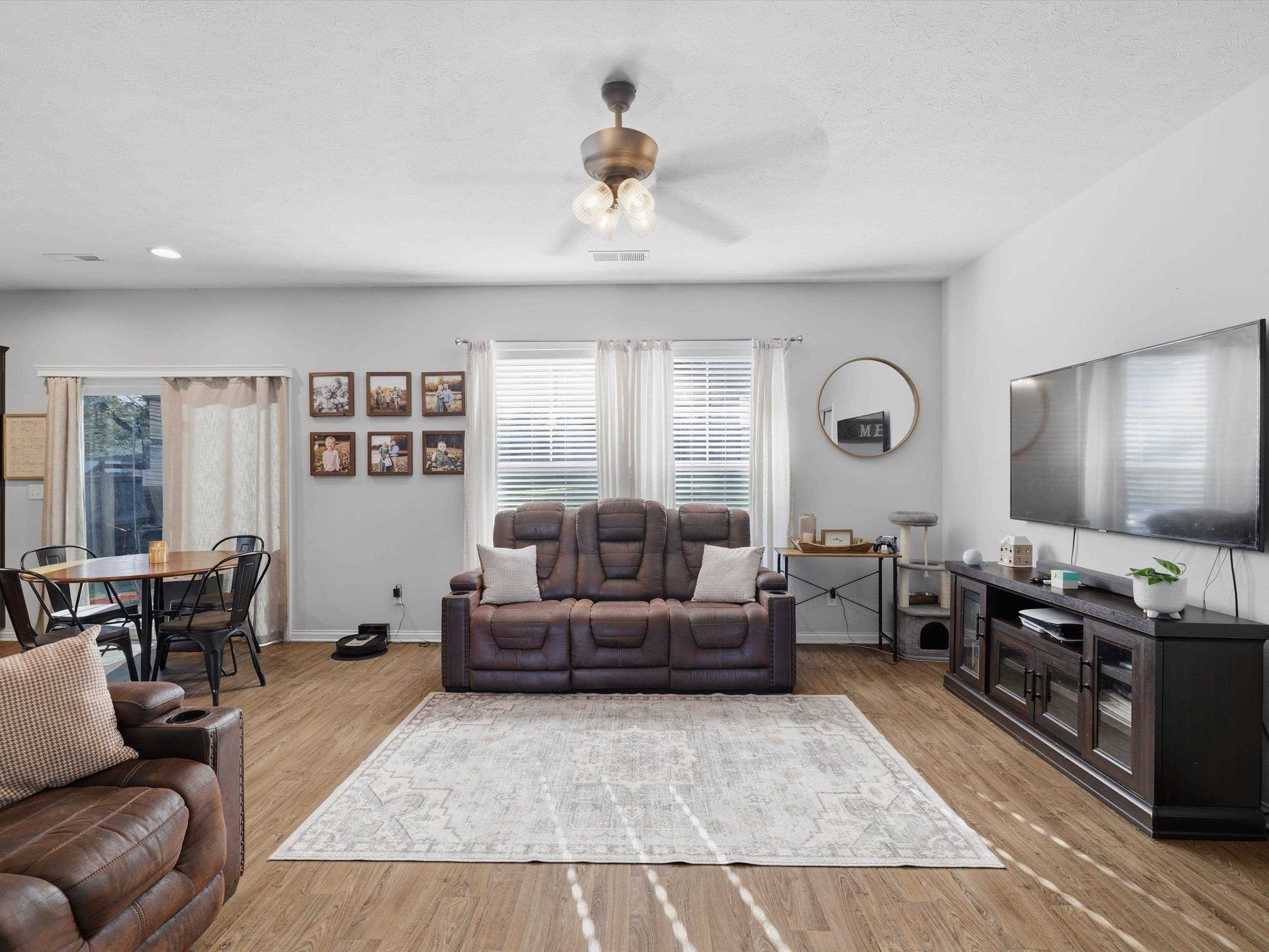 6387 Valley Brook Trace, Utica, Kentucky 42376, 3 Bedrooms Bedrooms, ,2 BathroomsBathrooms,Single Family Residence,For Sale,Valley Brook Trace,94511