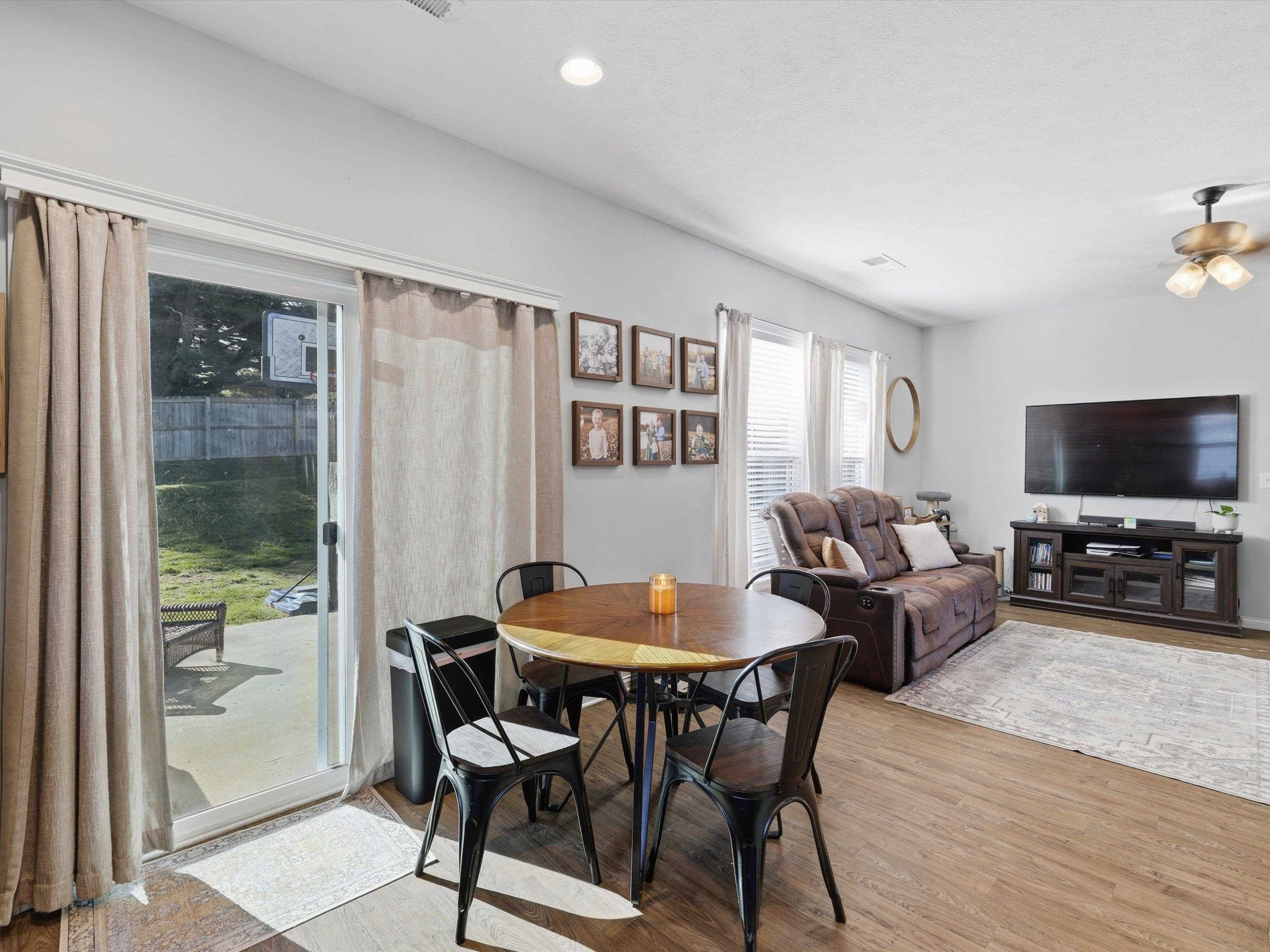 6387 Valley Brook Trace, Utica, Kentucky 42376, 3 Bedrooms Bedrooms, ,2 BathroomsBathrooms,Single Family Residence,For Sale,Valley Brook Trace,94511