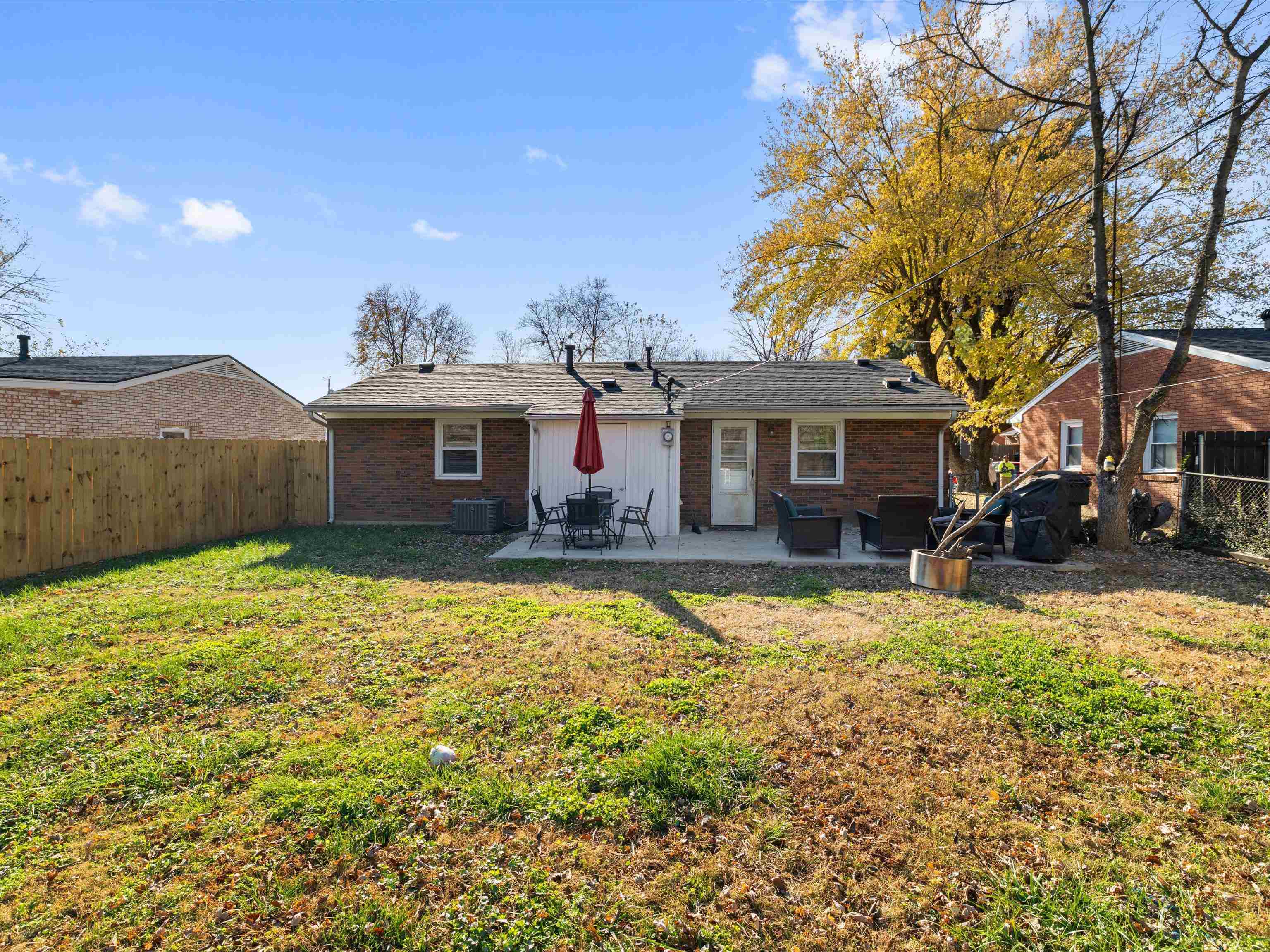 2819 Strawbridge Place, Owensboro, Kentucky 42303, 3 Bedrooms Bedrooms, ,1 BathroomBathrooms,Single Family Residence,For Sale,Strawbridge Place,94512