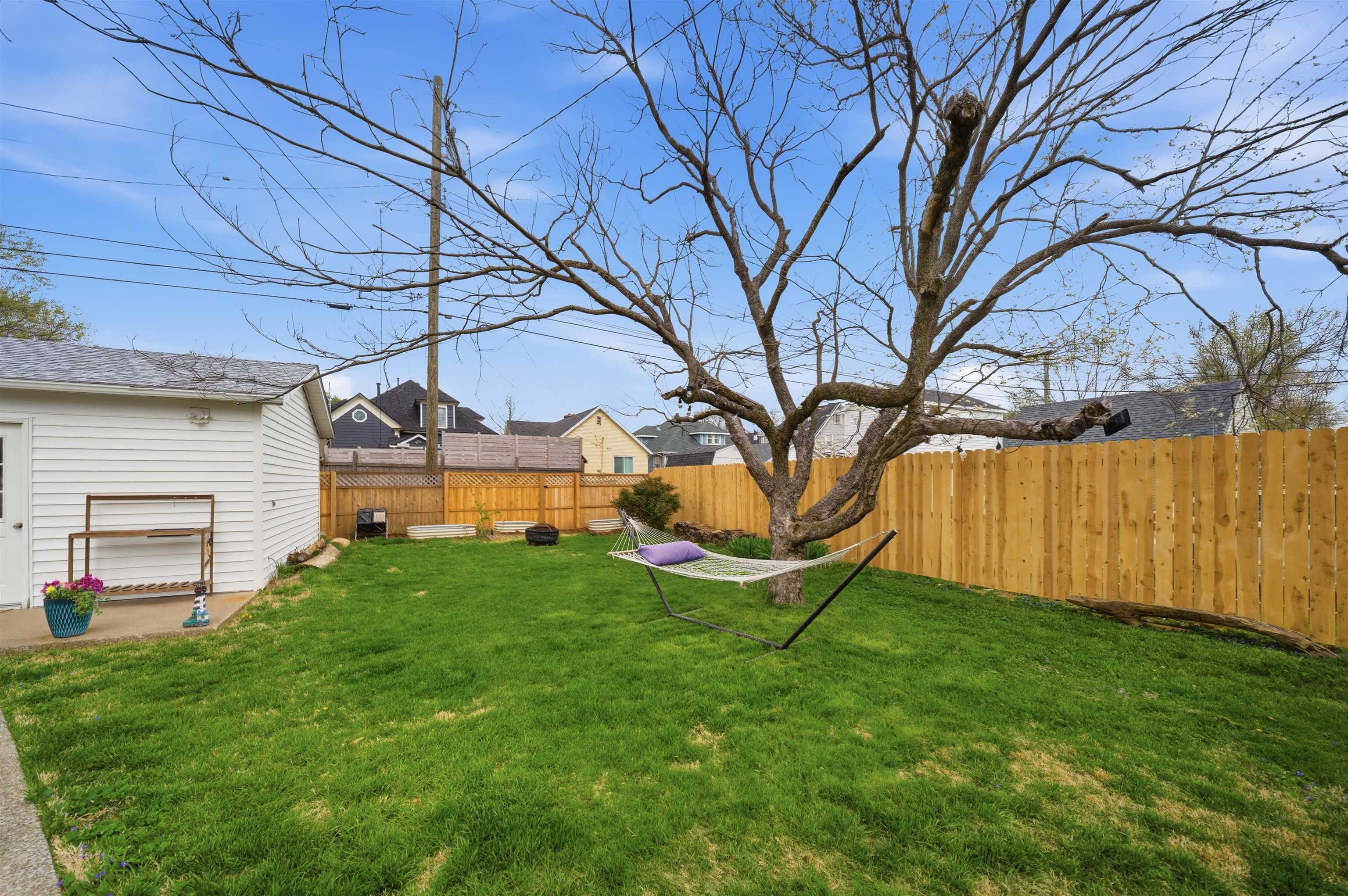 103 22nd Street, Owensboro, Kentucky 42303, 3 Bedrooms Bedrooms, ,2 BathroomsBathrooms,Single Family Residence,For Sale,22nd Street,94513