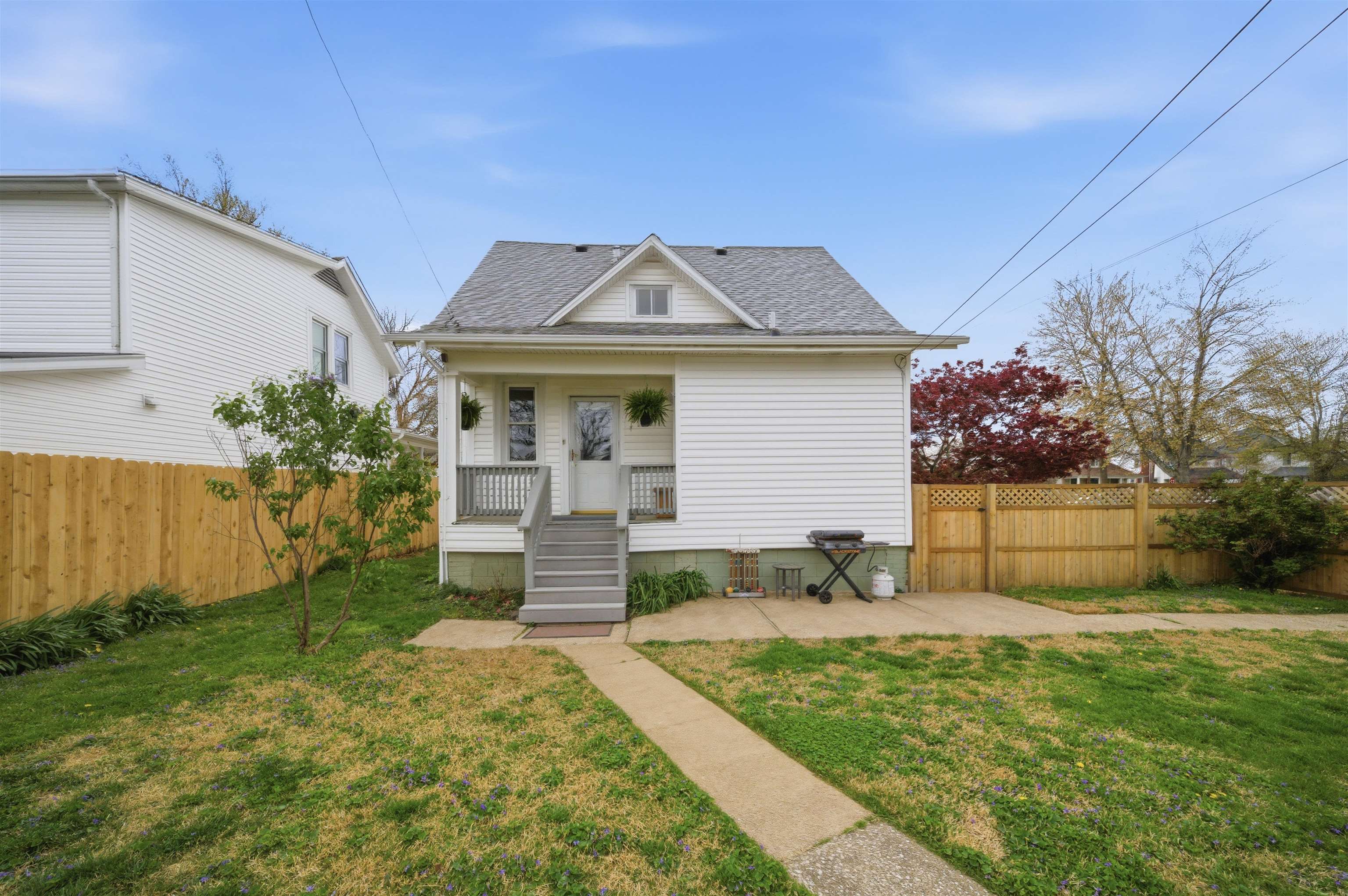 103 22nd Street, Owensboro, Kentucky 42303, 3 Bedrooms Bedrooms, ,2 BathroomsBathrooms,Single Family Residence,For Sale,22nd Street,94513