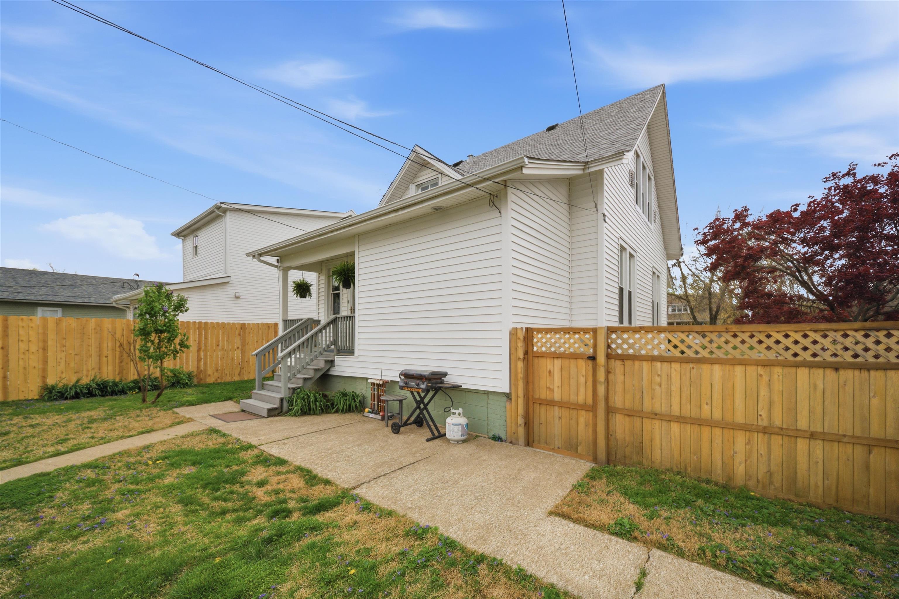 103 22nd Street, Owensboro, Kentucky 42303, 3 Bedrooms Bedrooms, ,2 BathroomsBathrooms,Single Family Residence,For Sale,22nd Street,94513