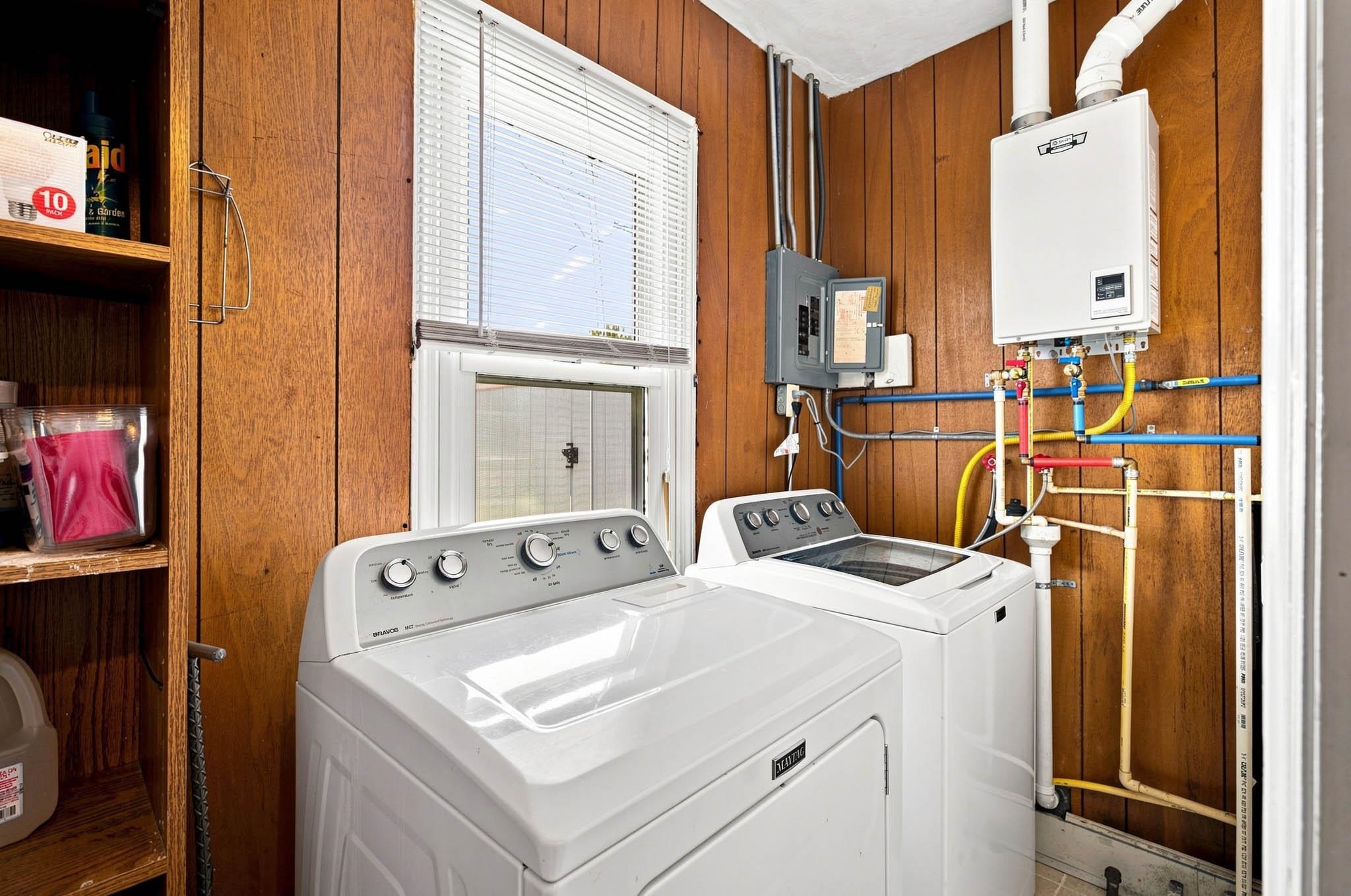 2605 Daviess St, Owensboro, Kentucky 42303, 2 Bedrooms Bedrooms, ,1 BathroomBathrooms,Single Family Residence,For Sale,Daviess St,94514