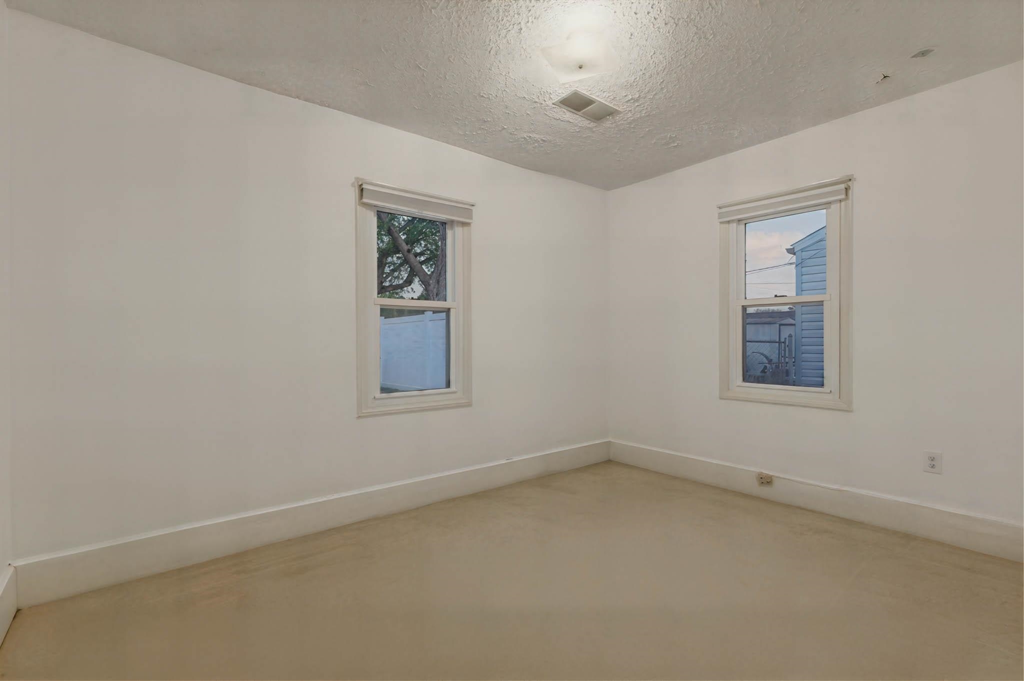 2605 Daviess St, Owensboro, Kentucky 42303, 2 Bedrooms Bedrooms, ,1 BathroomBathrooms,Single Family Residence,For Sale,Daviess St,94514