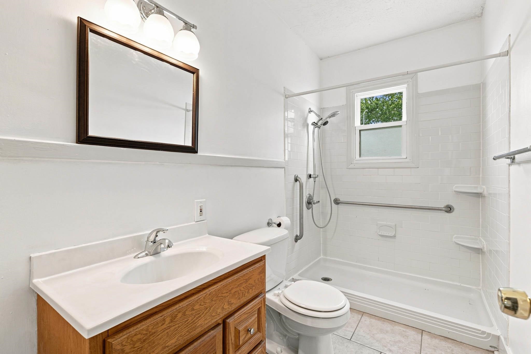 2605 Daviess St, Owensboro, Kentucky 42303, 2 Bedrooms Bedrooms, ,1 BathroomBathrooms,Single Family Residence,For Sale,Daviess St,94514