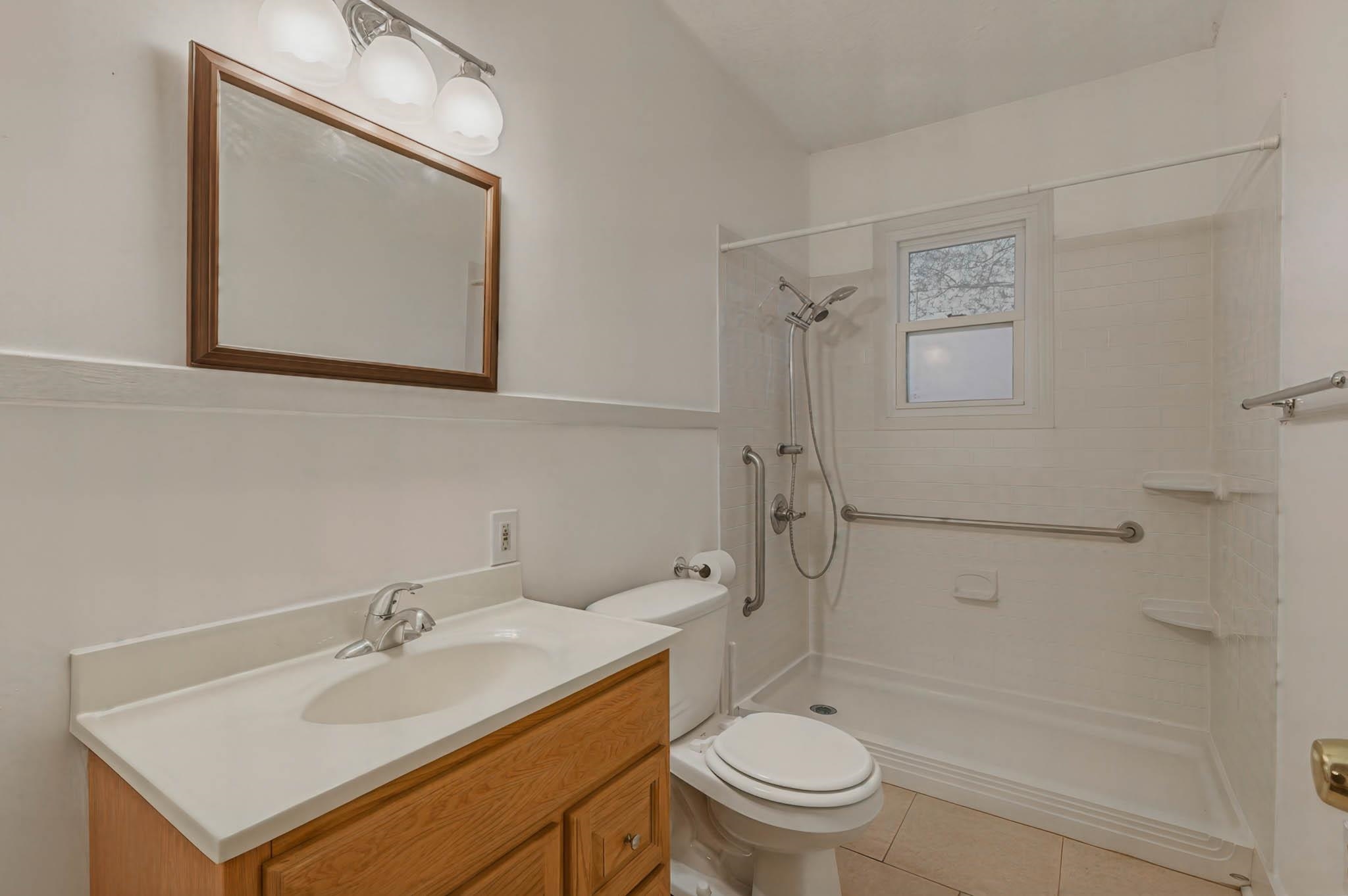 2605 Daviess St, Owensboro, Kentucky 42303, 2 Bedrooms Bedrooms, ,1 BathroomBathrooms,Single Family Residence,For Sale,Daviess St,94514