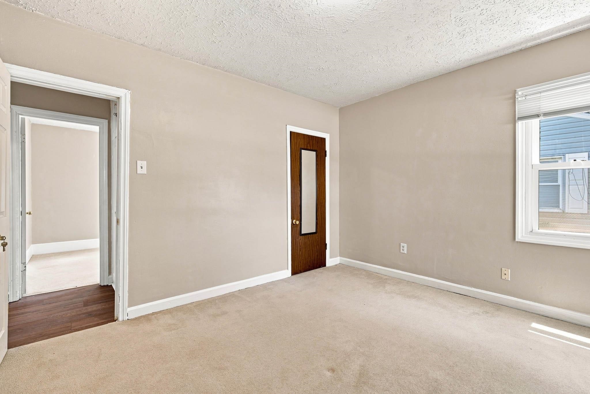 2605 Daviess St, Owensboro, Kentucky 42303, 2 Bedrooms Bedrooms, ,1 BathroomBathrooms,Single Family Residence,For Sale,Daviess St,94514