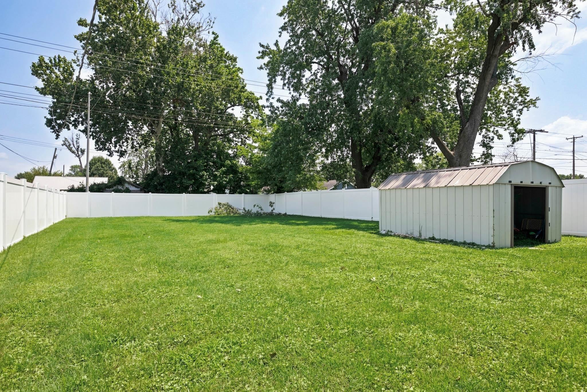 2605 Daviess St, Owensboro, Kentucky 42303, 2 Bedrooms Bedrooms, ,1 BathroomBathrooms,Single Family Residence,For Sale,Daviess St,94514