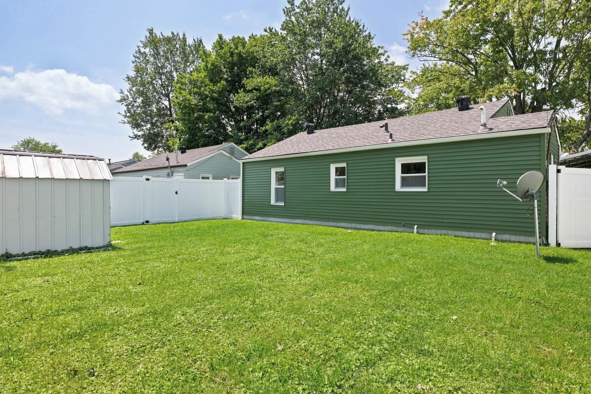 2605 Daviess St, Owensboro, Kentucky 42303, 2 Bedrooms Bedrooms, ,1 BathroomBathrooms,Single Family Residence,For Sale,Daviess St,94514
