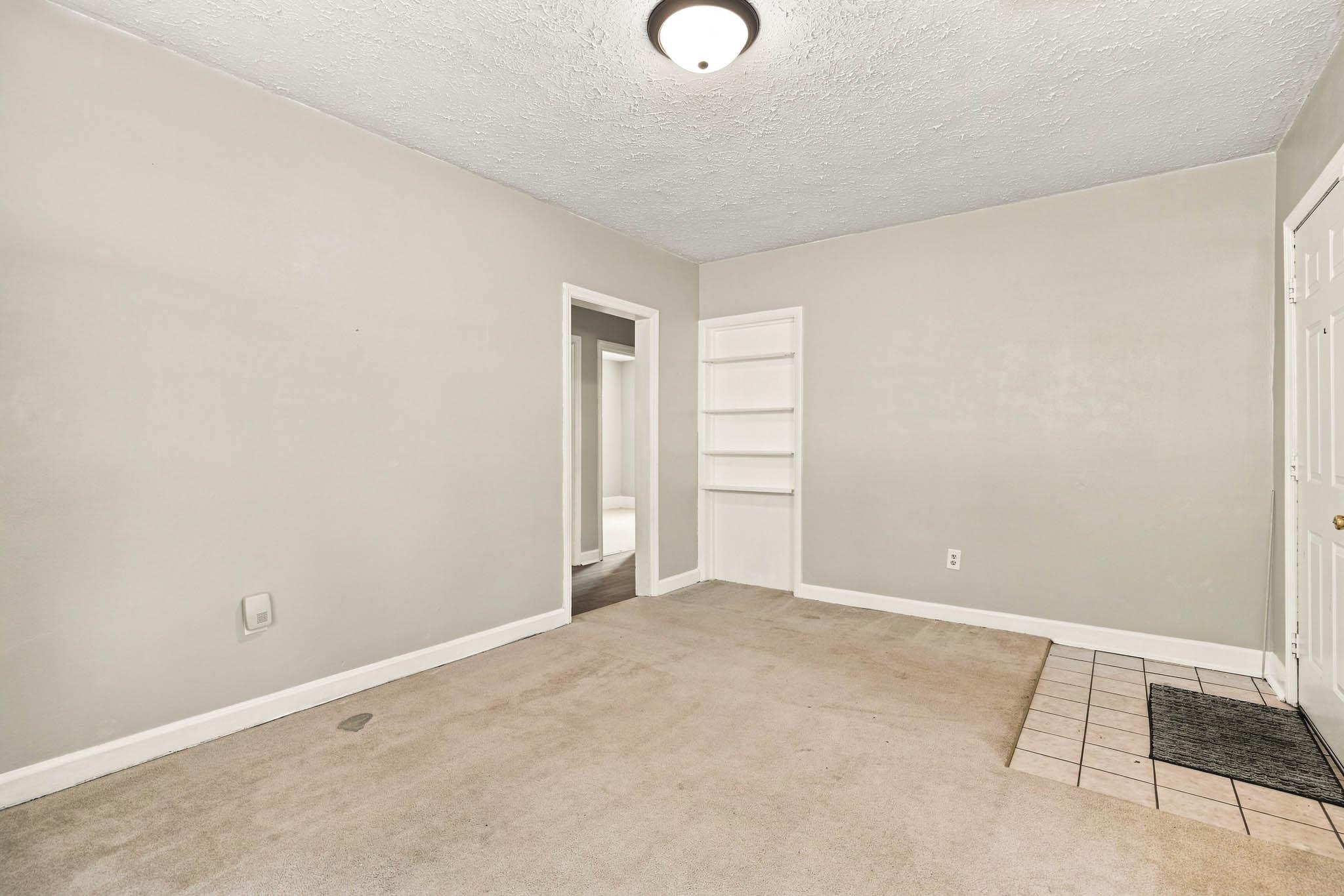 2605 Daviess St, Owensboro, Kentucky 42303, 2 Bedrooms Bedrooms, ,1 BathroomBathrooms,Single Family Residence,For Sale,Daviess St,94514