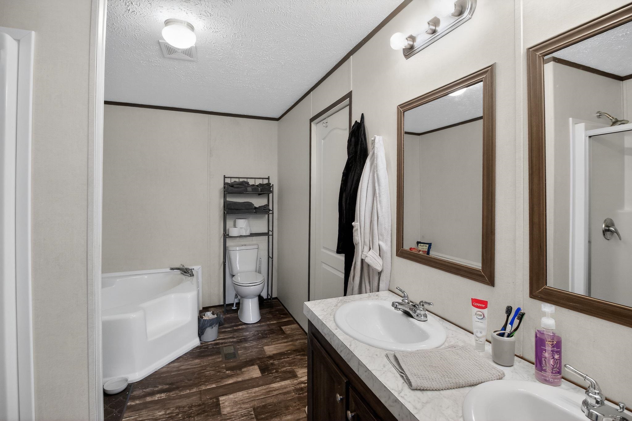 4138 Bowling Green Road, Caneyville, Kentucky 42721, 4 Bedrooms Bedrooms, ,2 BathroomsBathrooms,Single Family Residence,For Sale,Bowling Green Road,94519