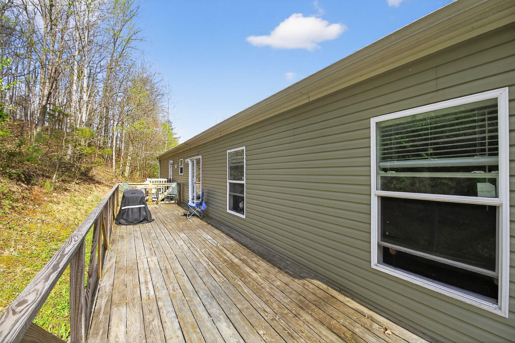 4138 Bowling Green Road, Caneyville, Kentucky 42721, 4 Bedrooms Bedrooms, ,2 BathroomsBathrooms,Single Family Residence,For Sale,Bowling Green Road,94519