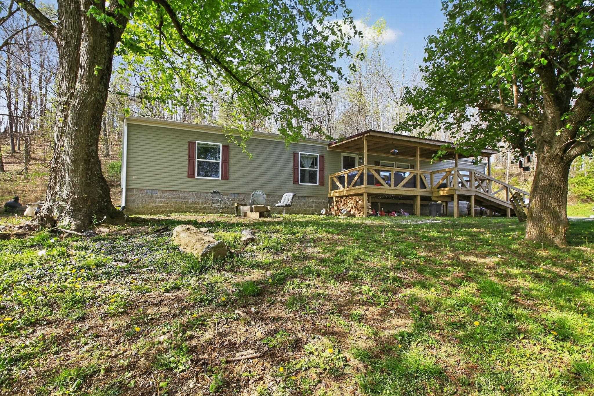 4138 Bowling Green Road, Caneyville, Kentucky 42721, 4 Bedrooms Bedrooms, ,2 BathroomsBathrooms,Single Family Residence,For Sale,Bowling Green Road,94519