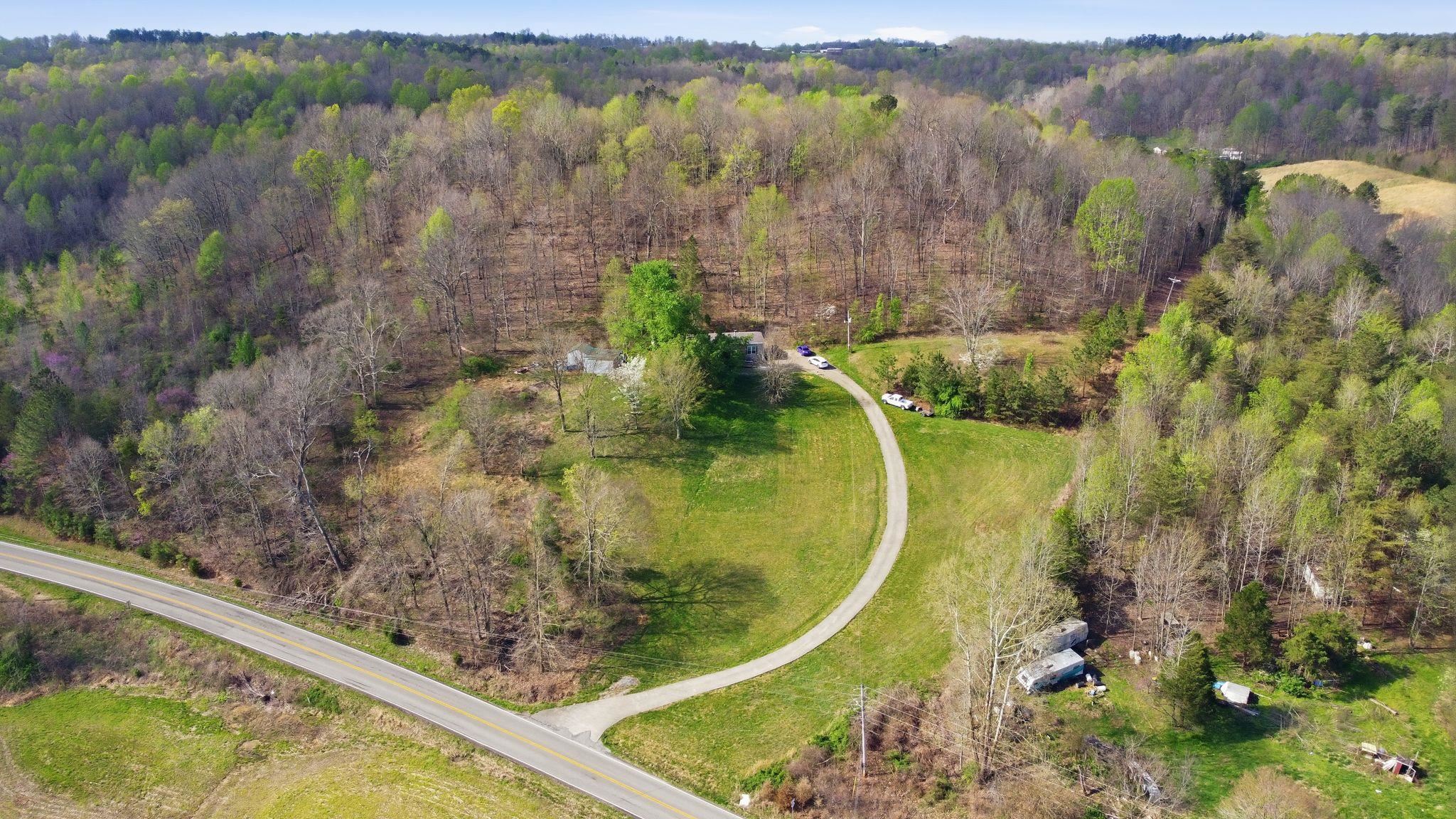 4138 Bowling Green Road, Caneyville, Kentucky 42721, 4 Bedrooms Bedrooms, ,2 BathroomsBathrooms,Single Family Residence,For Sale,Bowling Green Road,94519